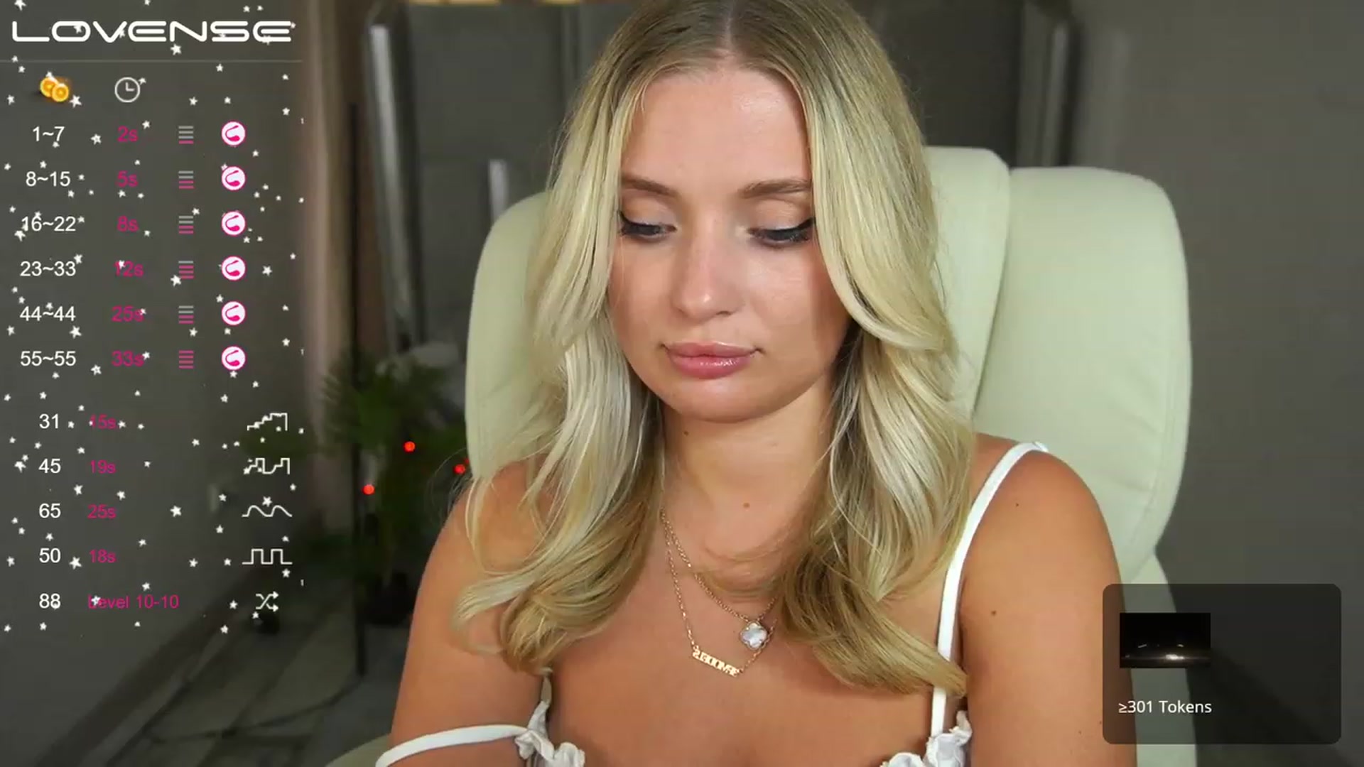 Gallery image thumbnail from Elissa_Moon's myfreecams stream on, 08/07/2023, 10:25 image 14 of 20