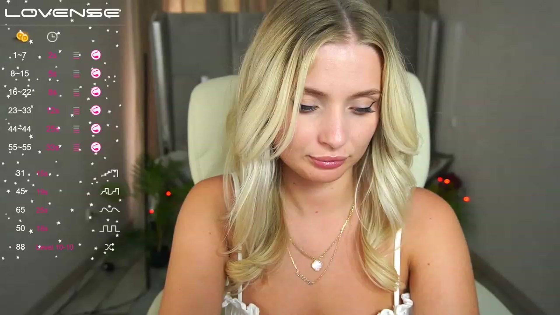 Gallery image thumbnail from Elissa_Moon's myfreecams stream on, 08/07/2023, 10:25 image 3 of 20