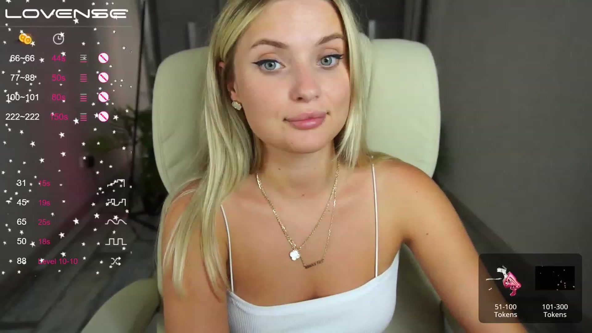 Gallery image thumbnail from Elissa_Moon's myfreecams stream on, 08/08/2023, 10:32 image 17 of 20