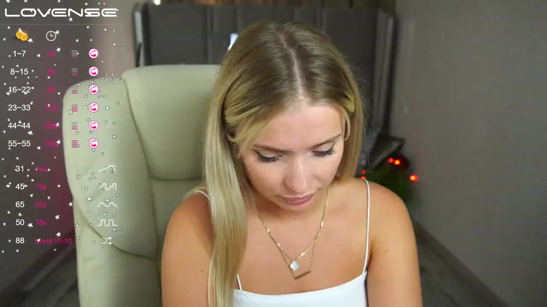 Gallery image thumbnail from Elissa_Moon's myfreecams stream on, 08/08/2023, 10:32 image 5 of 20