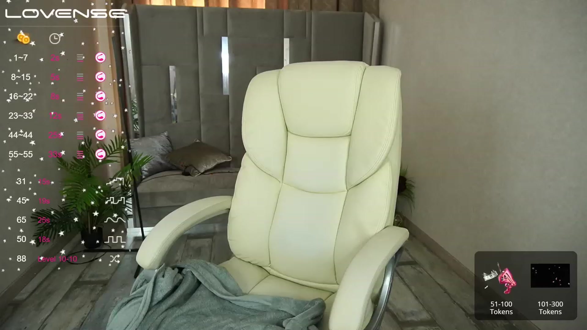 Gallery image thumbnail from Elissa_Moon's myfreecams stream on, 08/21/2023, 11:33 image 18 of 20