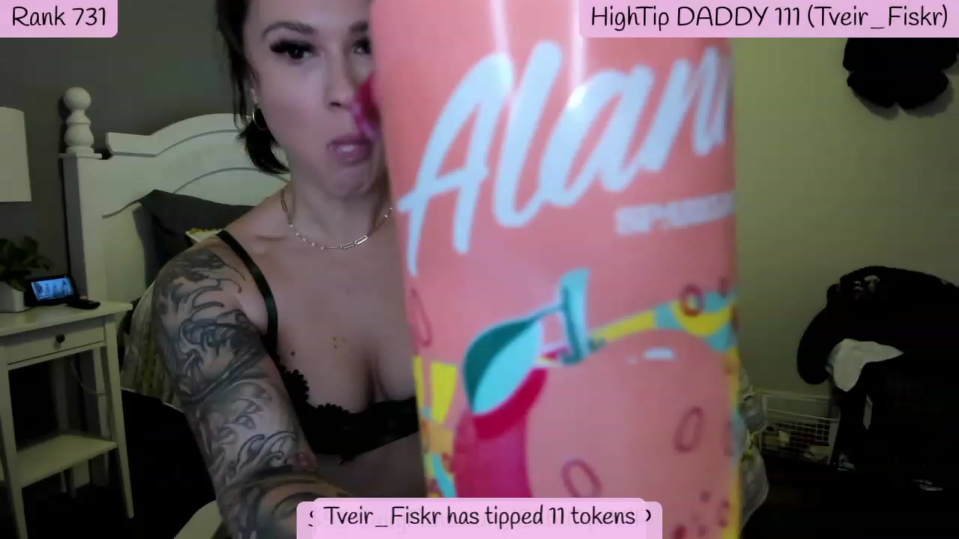 Gallery image thumbnail from ElitaOps's myfreecams stream on, 12/20/2022, 19:01 image 6 of 20
