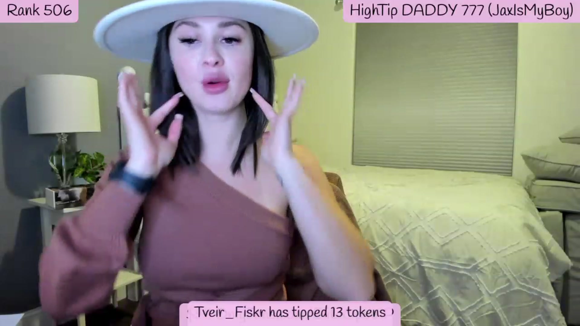 Gallery image thumbnail from ElitaOps's myfreecams stream on, 12/31/2022, 04:26 image 16 of 20
