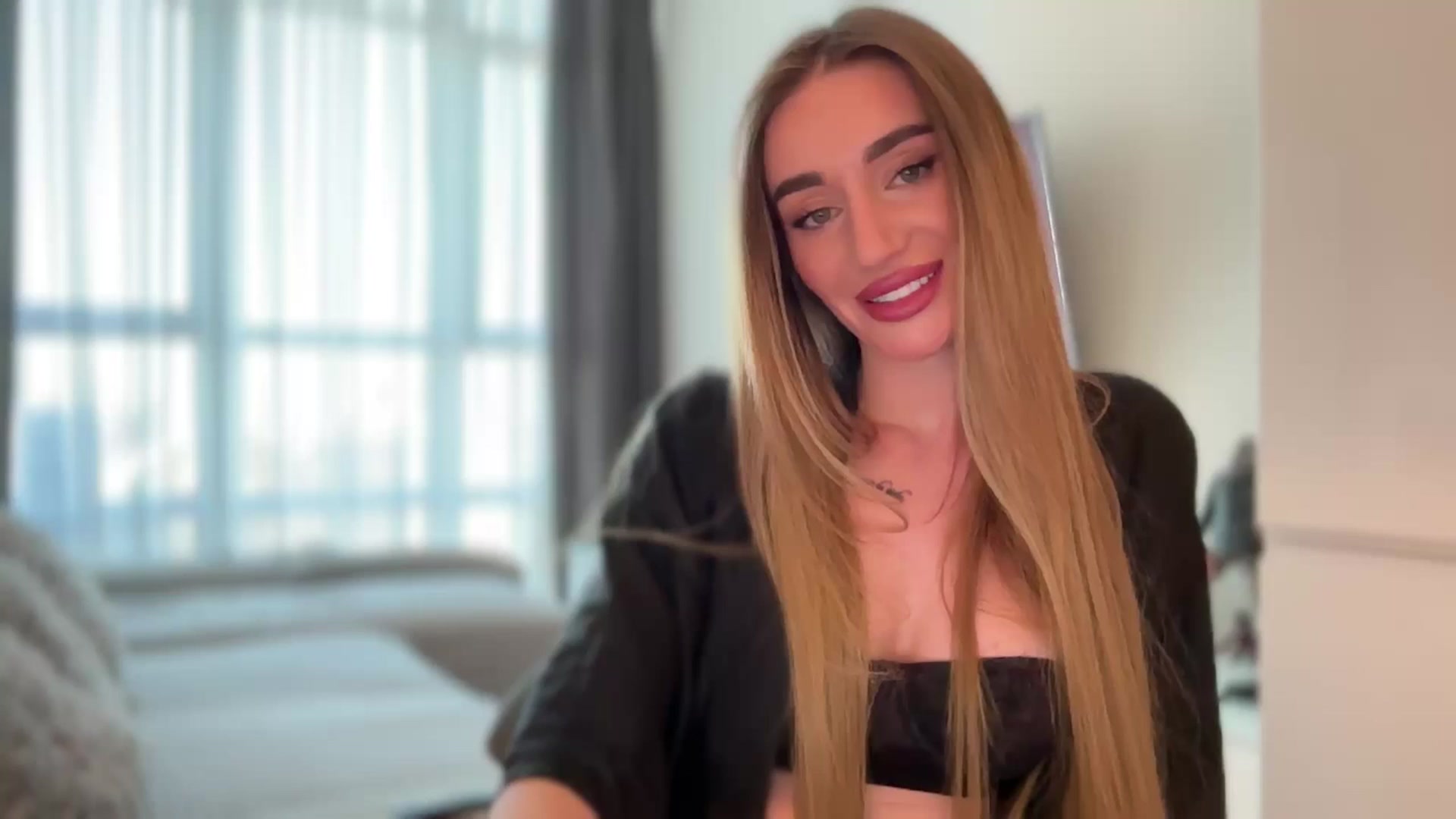 Gallery image thumbnail from Elivili's myfreecams stream on, 10/26/2025, 12:55 image 14 of 20