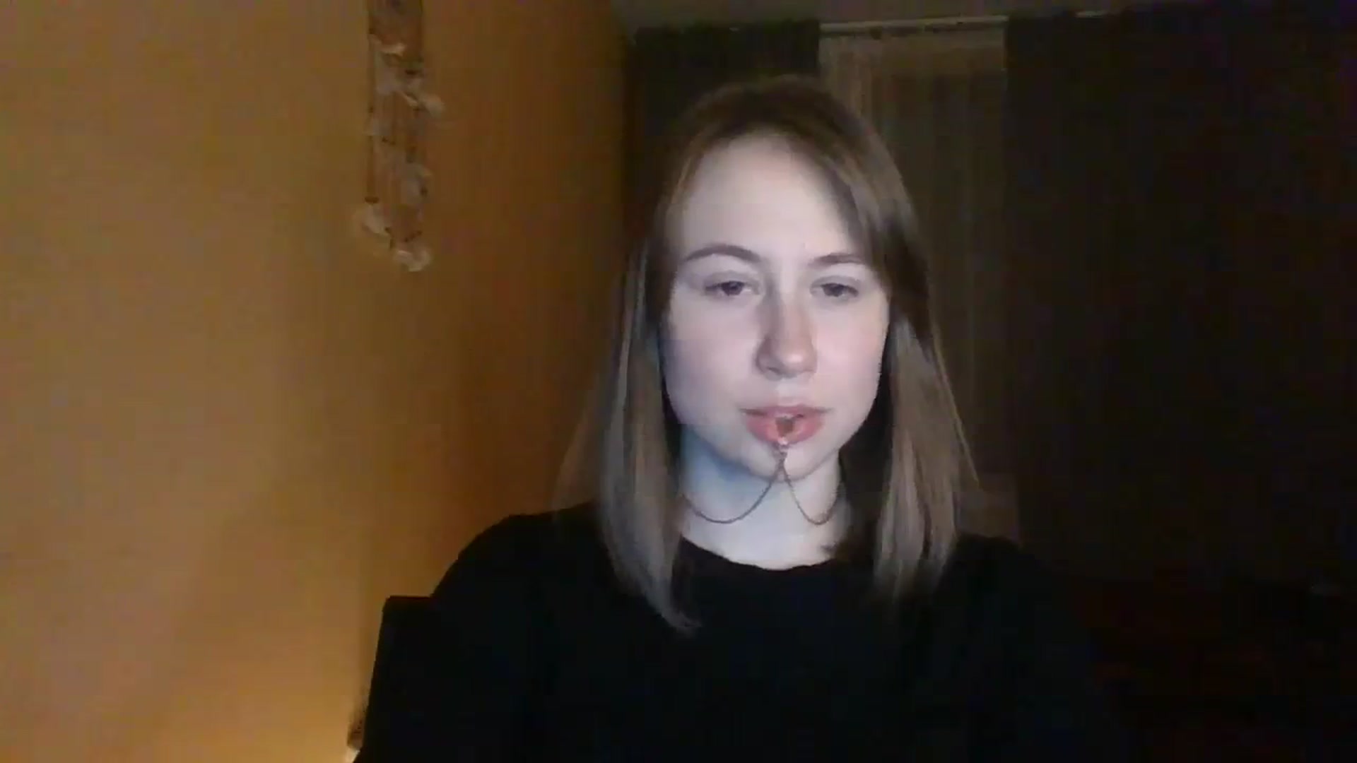 Gallery image thumbnail from Elix1r's myfreecams stream on, 03/24/2024, 23:18 image 8 of 20