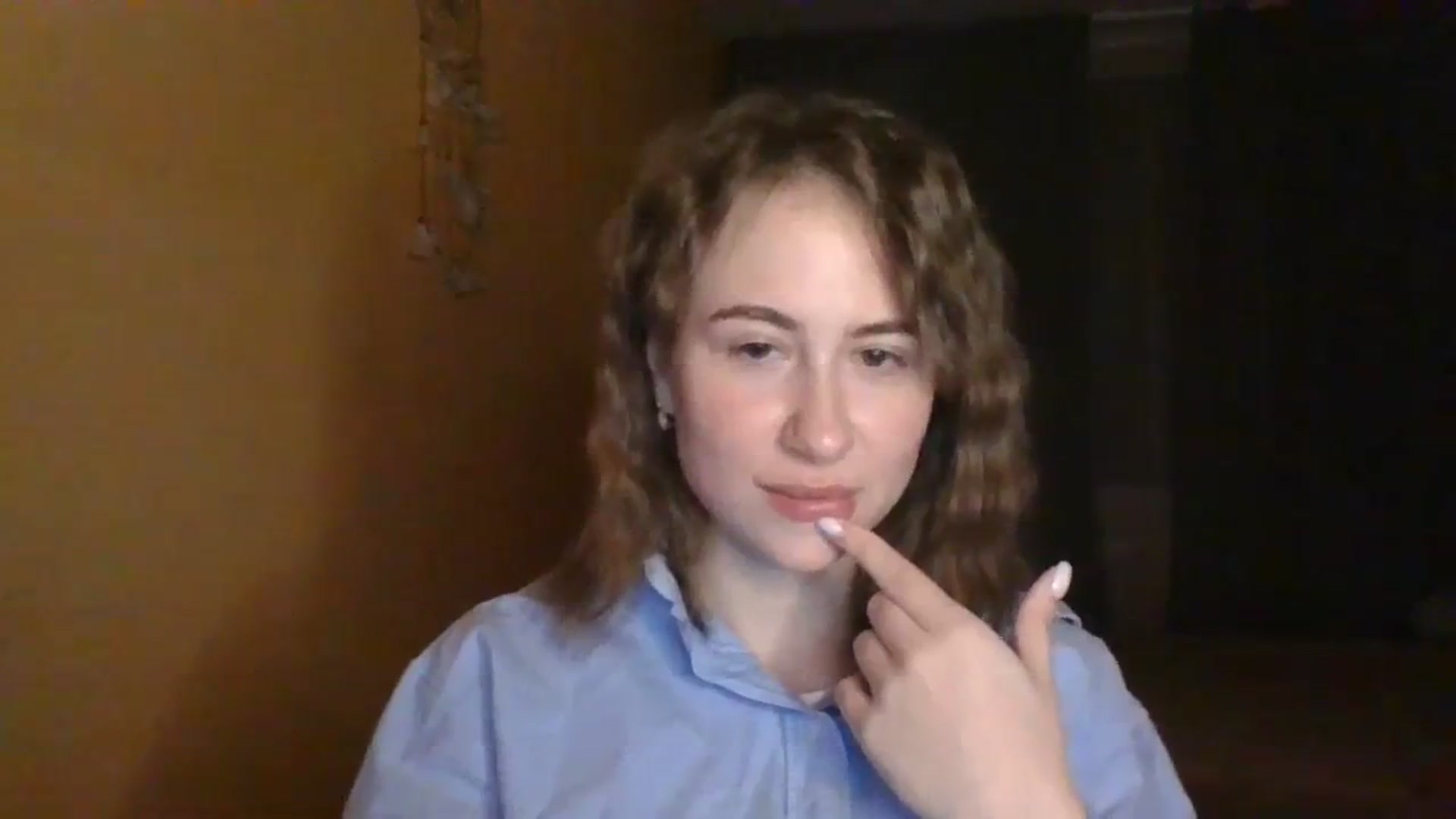 Gallery image thumbnail from Elix1r's myfreecams stream on, 04/06/2024, 22:25 image 10 of 20