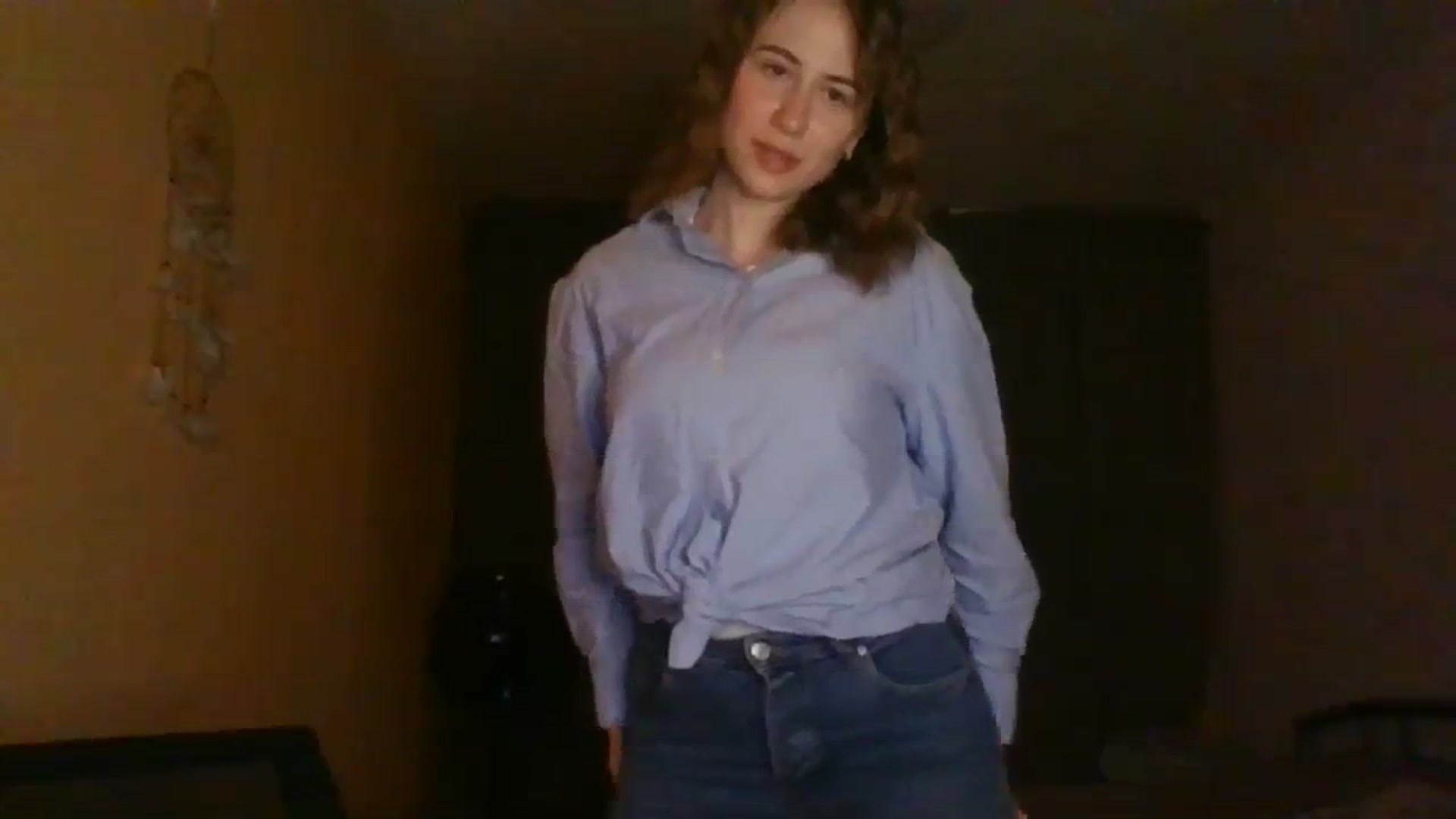 Gallery image thumbnail from Elix1r's myfreecams stream on, 04/06/2024, 22:25 image 3 of 20