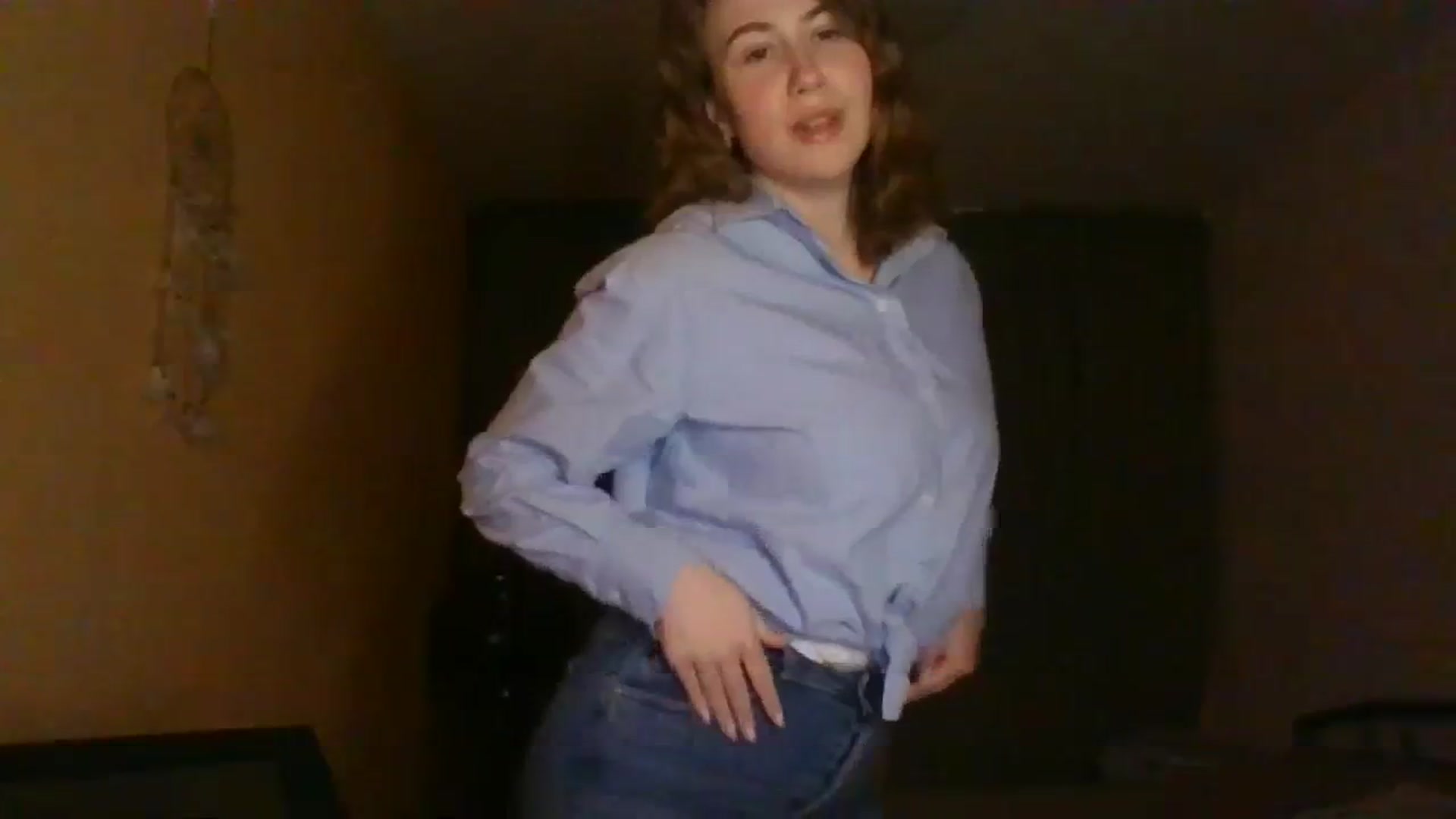 Gallery image thumbnail from Elix1r's myfreecams stream on, 04/06/2024, 22:25 image 4 of 20