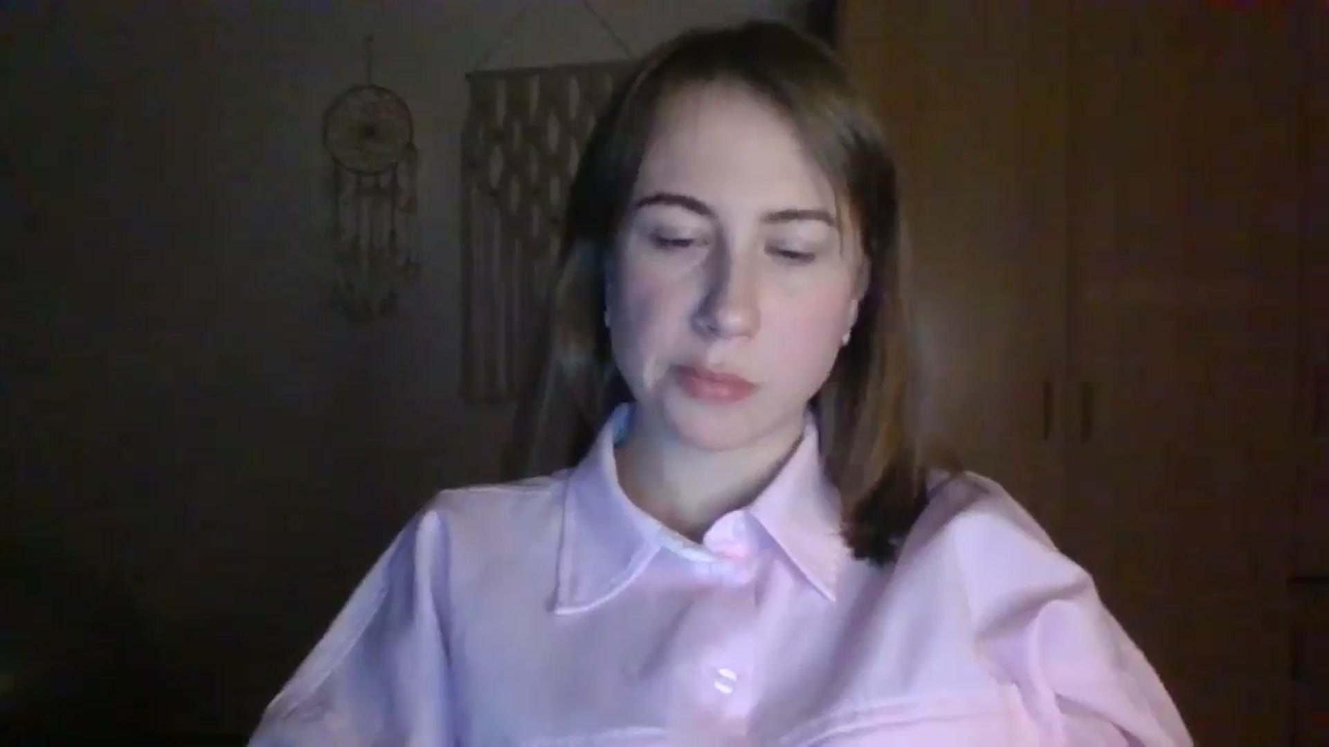 Gallery image thumbnail from Elix1r's myfreecams stream on, 04/17/2024, 21:35 image 6 of 20