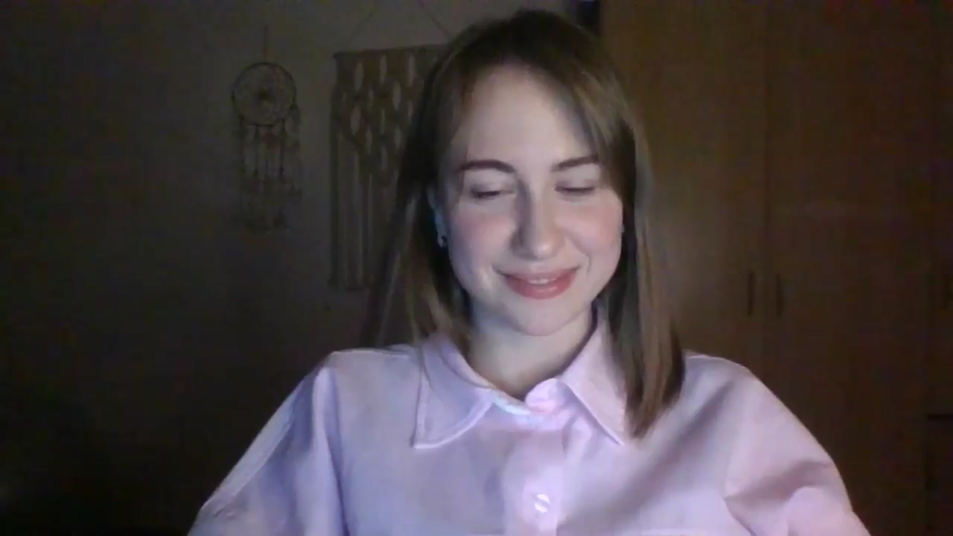 Gallery image thumbnail from Elix1r's myfreecams stream on, 04/17/2024, 21:35 image 3 of 20