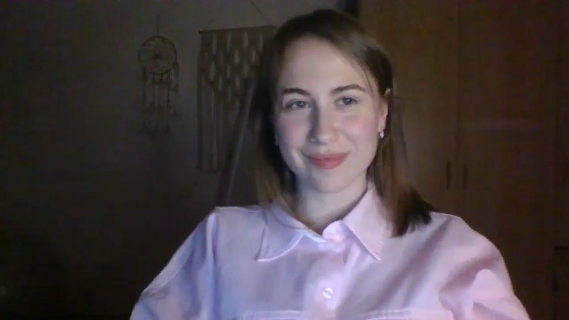 Gallery image thumbnail from Elix1r's myfreecams stream on, 04/17/2024, 21:35 image 4 of 20