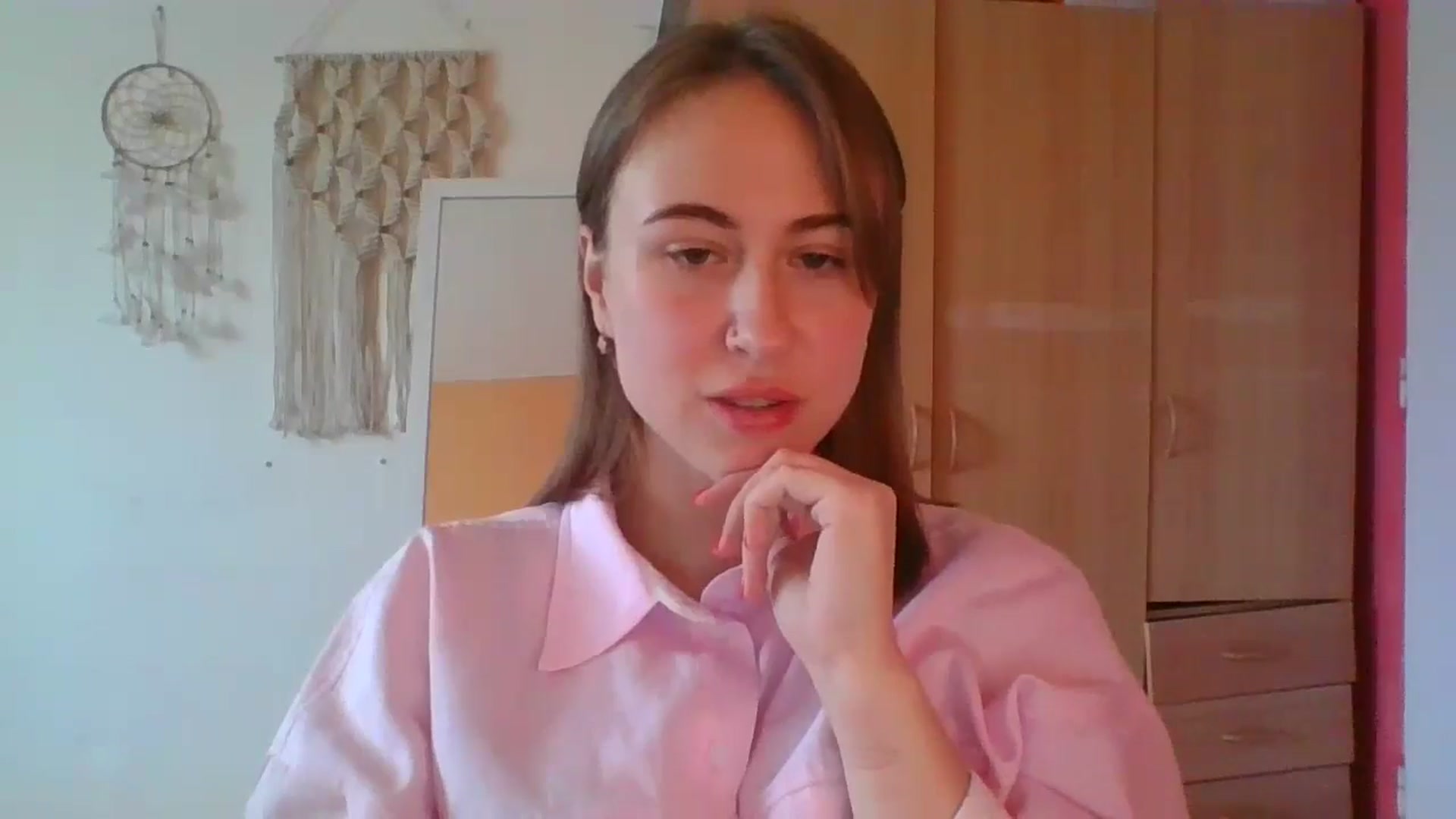 Gallery image thumbnail from Elix1r's myfreecams stream on, 04/19/2024, 15:47 image 19 of 20