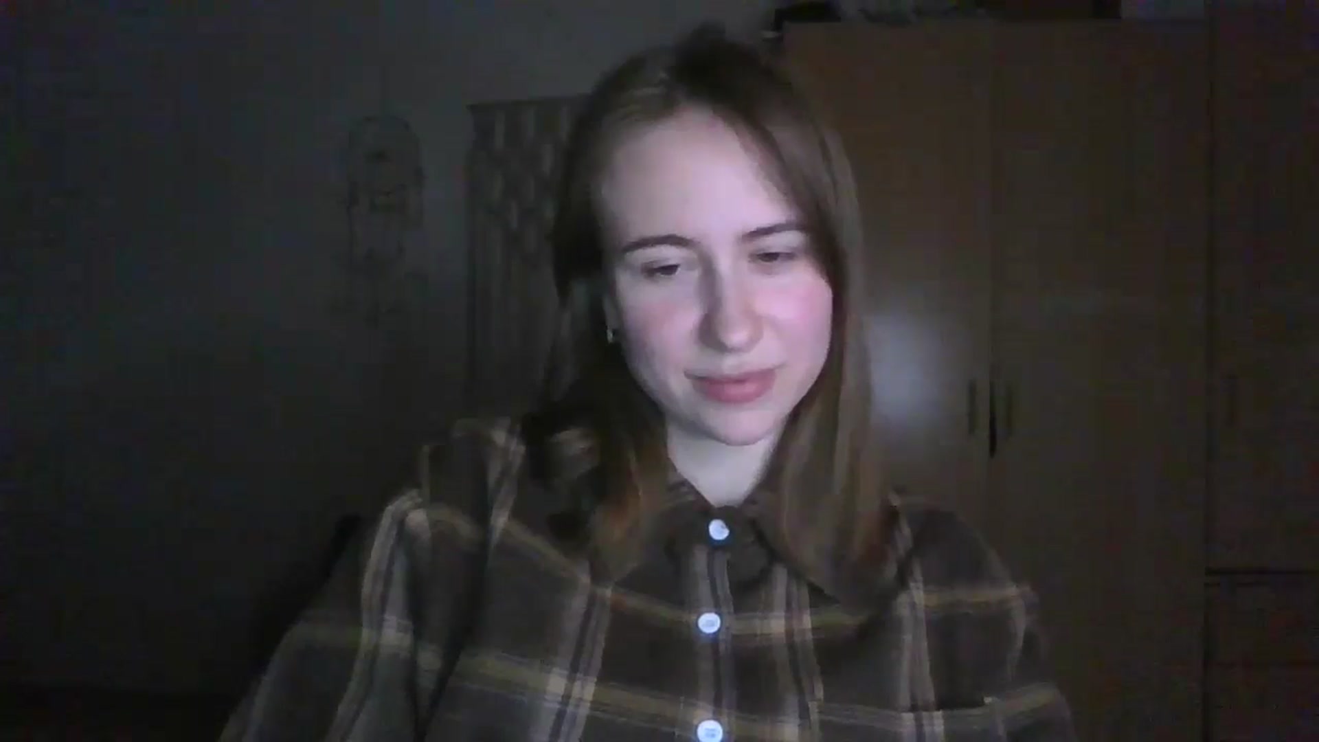 Gallery image thumbnail from Elix1r's myfreecams stream on, 04/28/2024, 22:39 image 15 of 20
