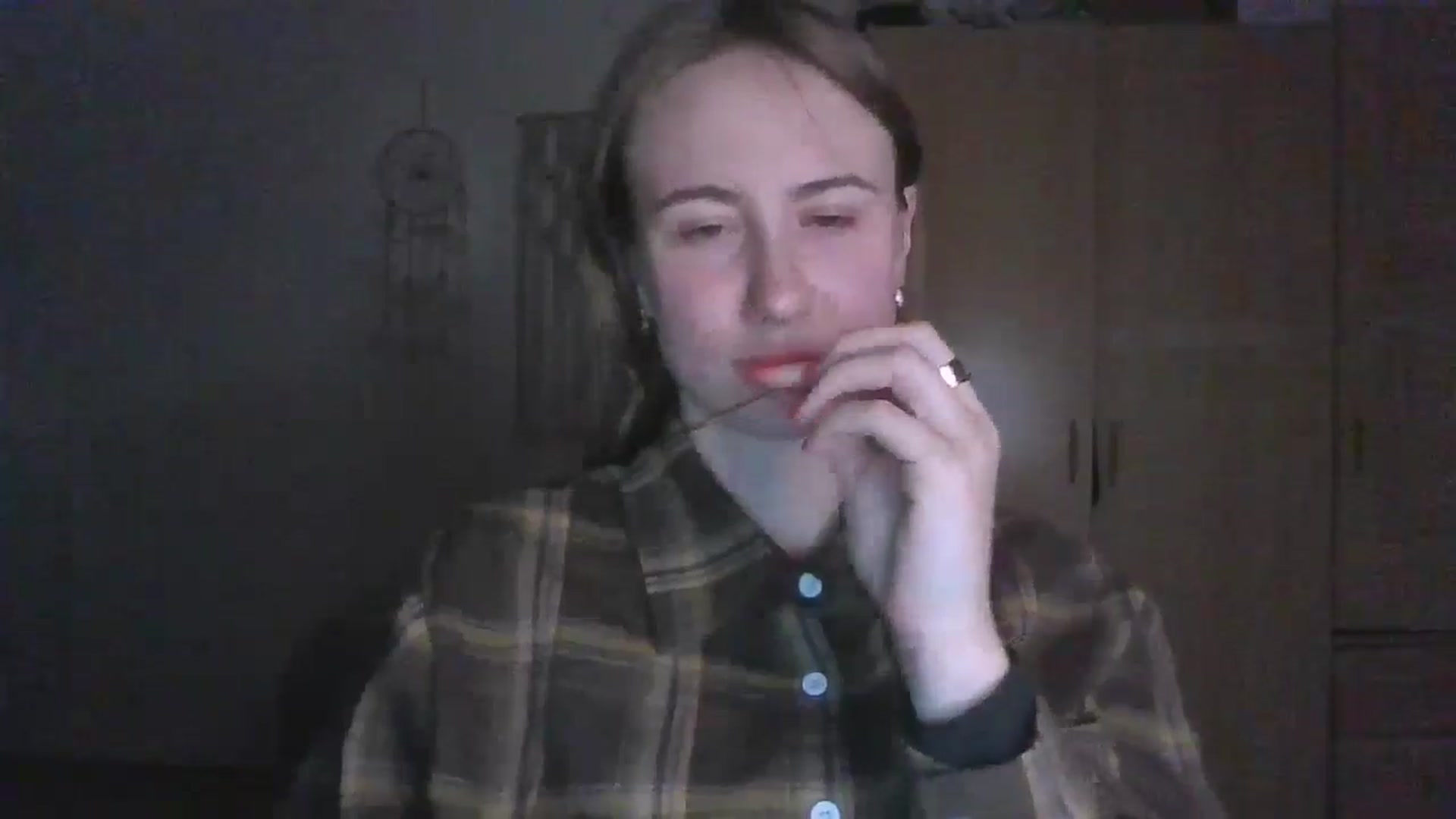 Gallery image thumbnail from Elix1r's myfreecams stream on, 04/28/2024, 22:39 image 17 of 20