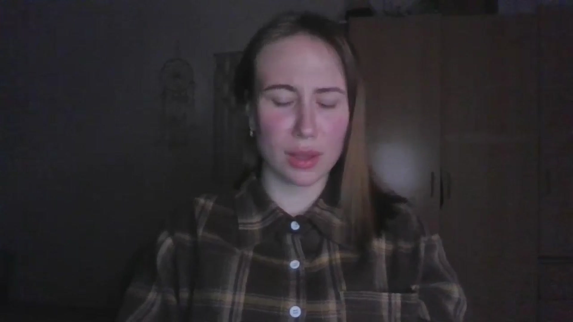Gallery image thumbnail from Elix1r's myfreecams stream on, 04/28/2024, 22:39 image 3 of 20