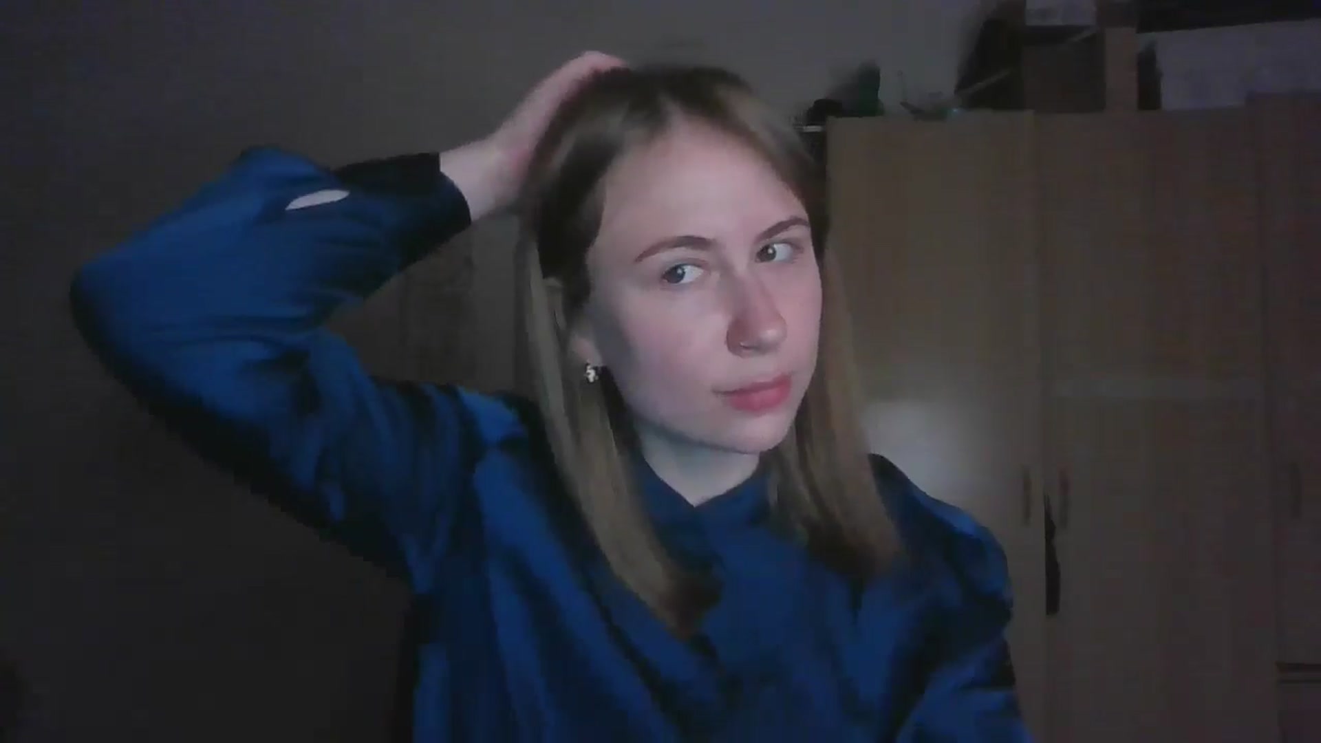 Gallery image thumbnail from Elix1r's myfreecams stream on, 05/17/2024, 21:56 image 18 of 20