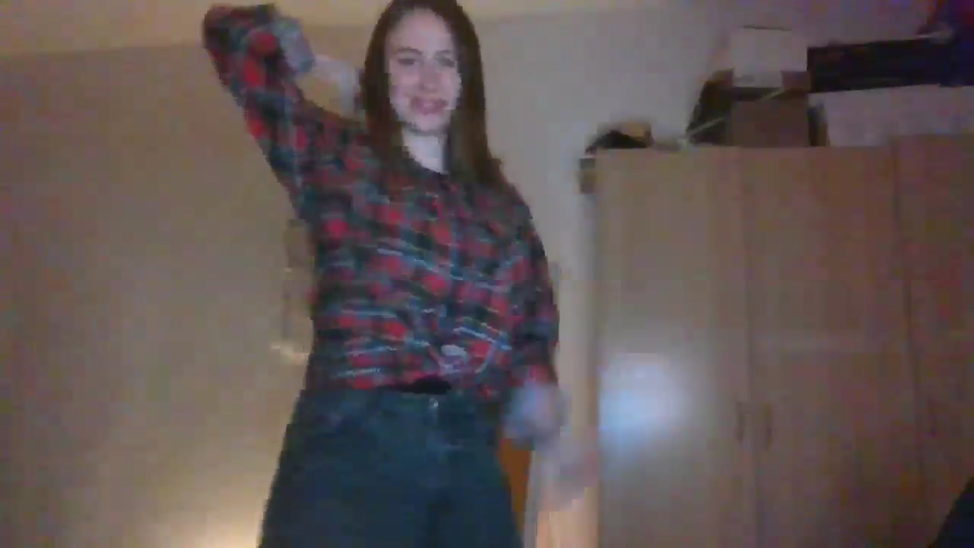 Gallery image thumbnail from Elix1r's myfreecams stream on, 05/21/2024, 21:56 image 10 of 20