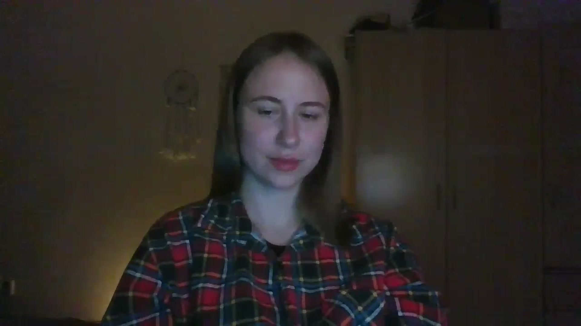 Gallery image thumbnail from Elix1r's myfreecams stream on, 05/21/2024, 21:56 image 18 of 20