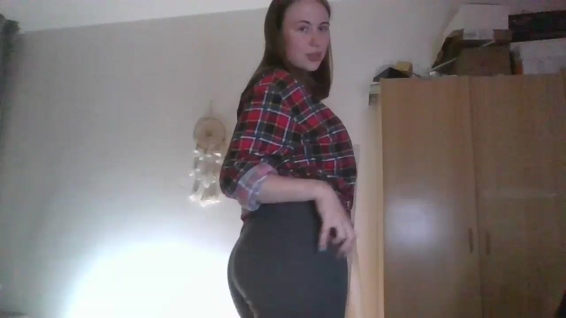 Gallery image thumbnail from Elix1r's myfreecams stream on, 05/23/2024, 20:38 image 20 of 20