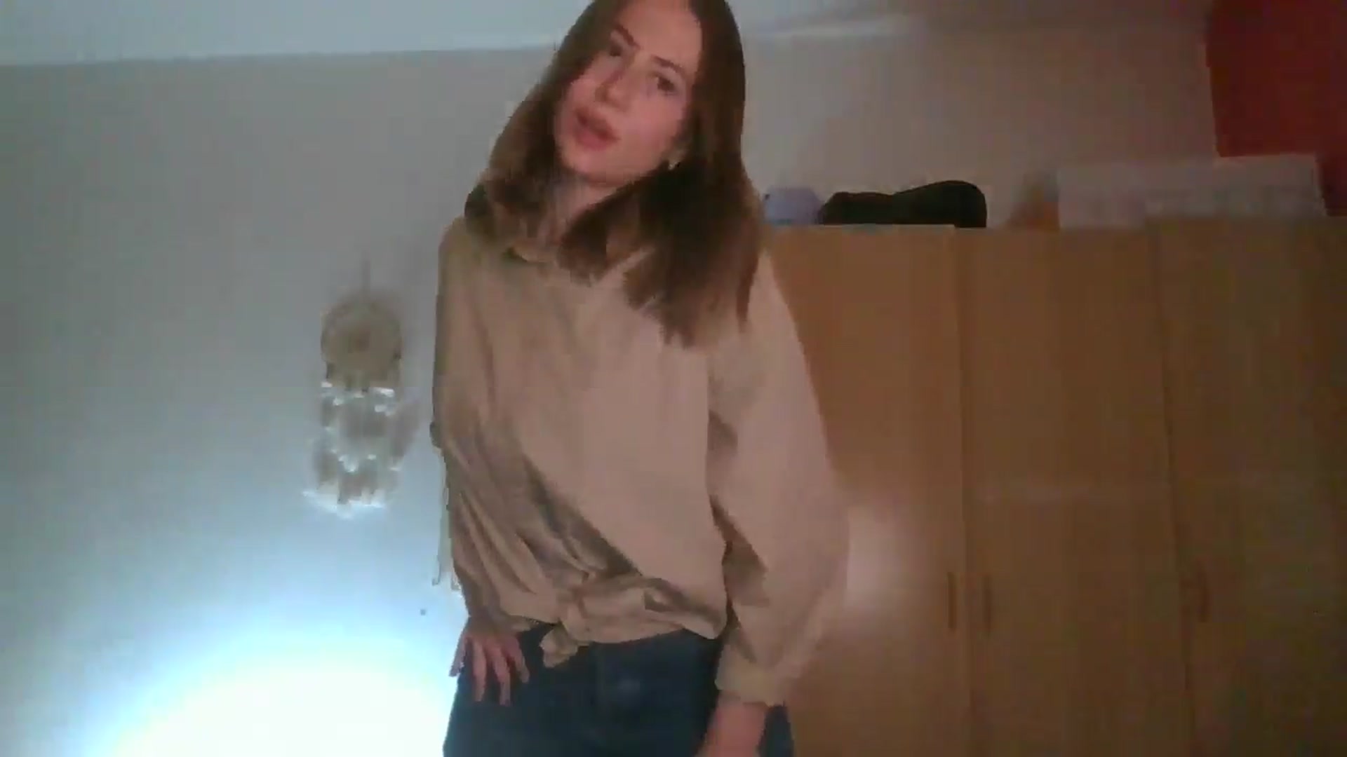 Gallery image thumbnail from Elix1r's myfreecams stream on, 05/31/2024, 22:15 image 17 of 20