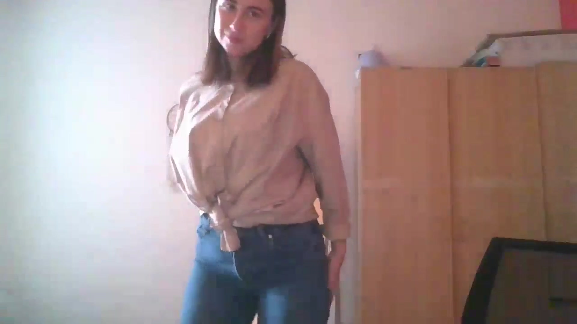 Gallery image thumbnail from Elix1r's myfreecams stream on, 06/09/2024, 15:57 image 9 of 20