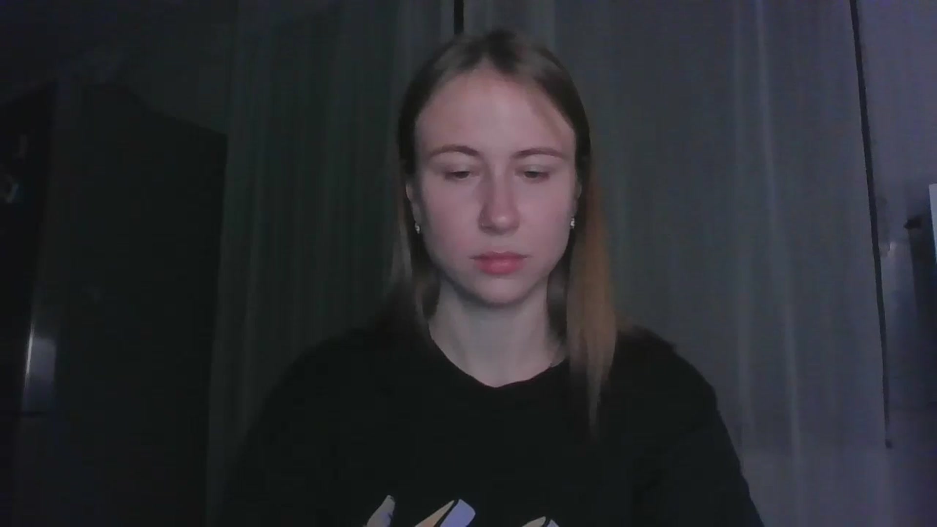 Gallery image thumbnail from Elix1r's myfreecams stream on, 06/27/2024, 21:50 image 19 of 20
