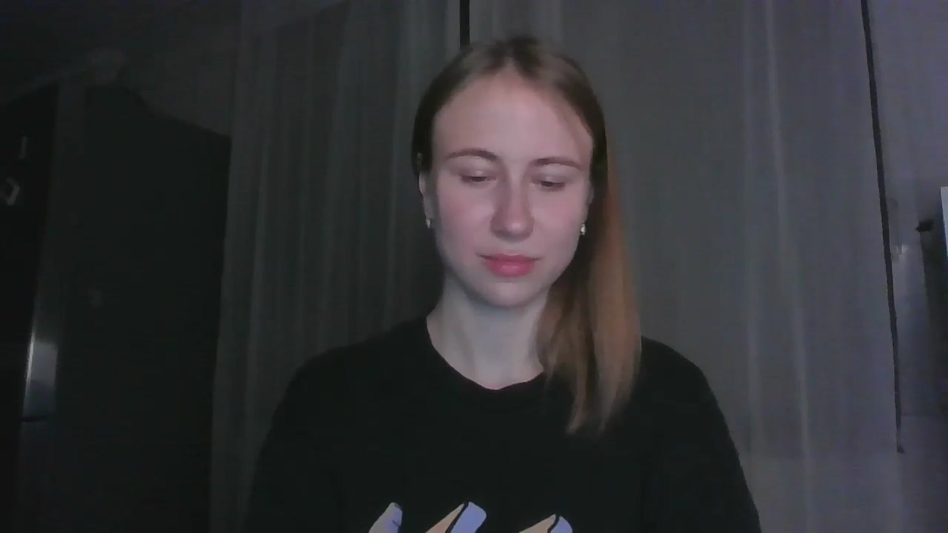 Gallery image thumbnail from Elix1r's myfreecams stream on, 06/27/2024, 21:50 image 14 of 20