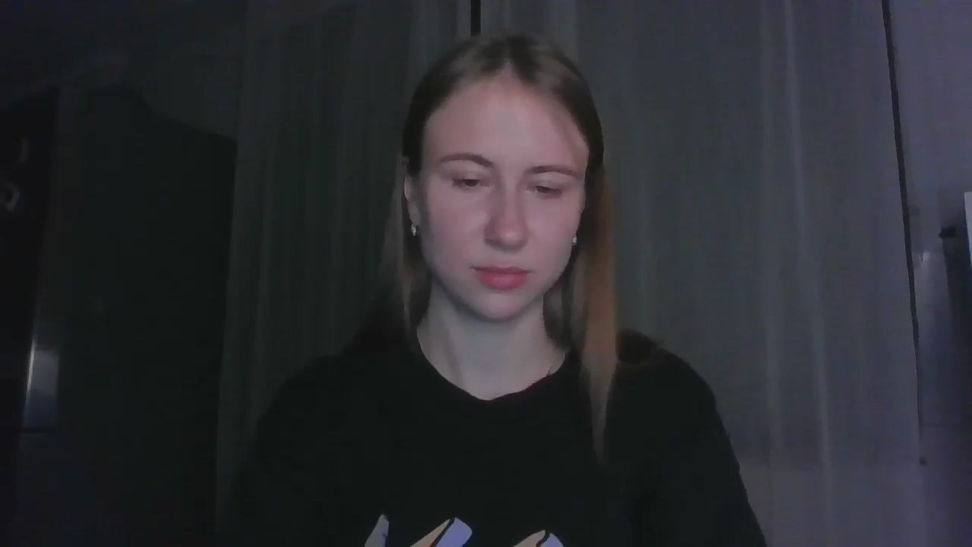 Gallery image thumbnail from Elix1r's myfreecams stream on, 06/27/2024, 21:50 image 18 of 20