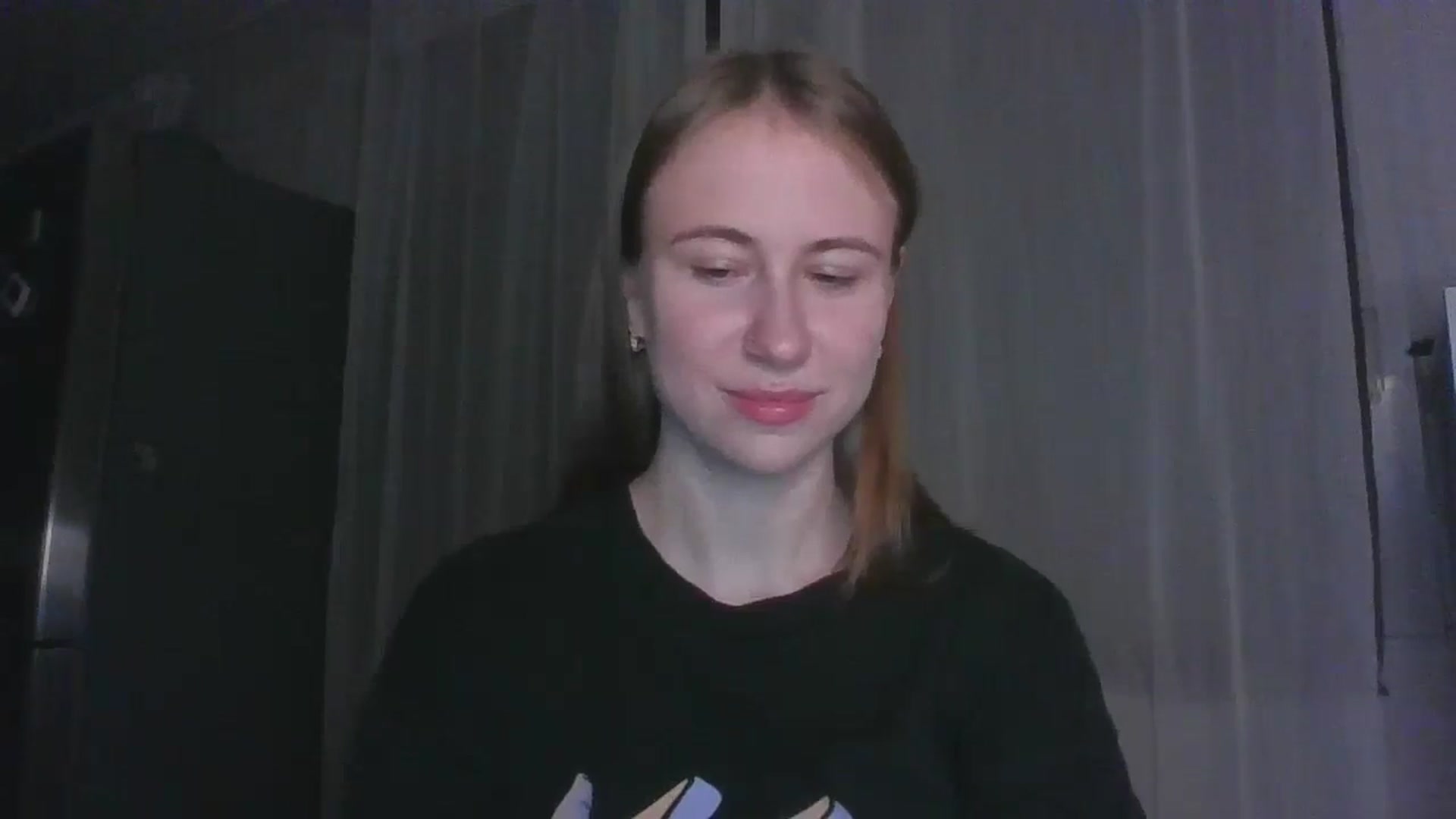Gallery image thumbnail from Elix1r's myfreecams stream on, 06/27/2024, 21:50 image 11 of 20
