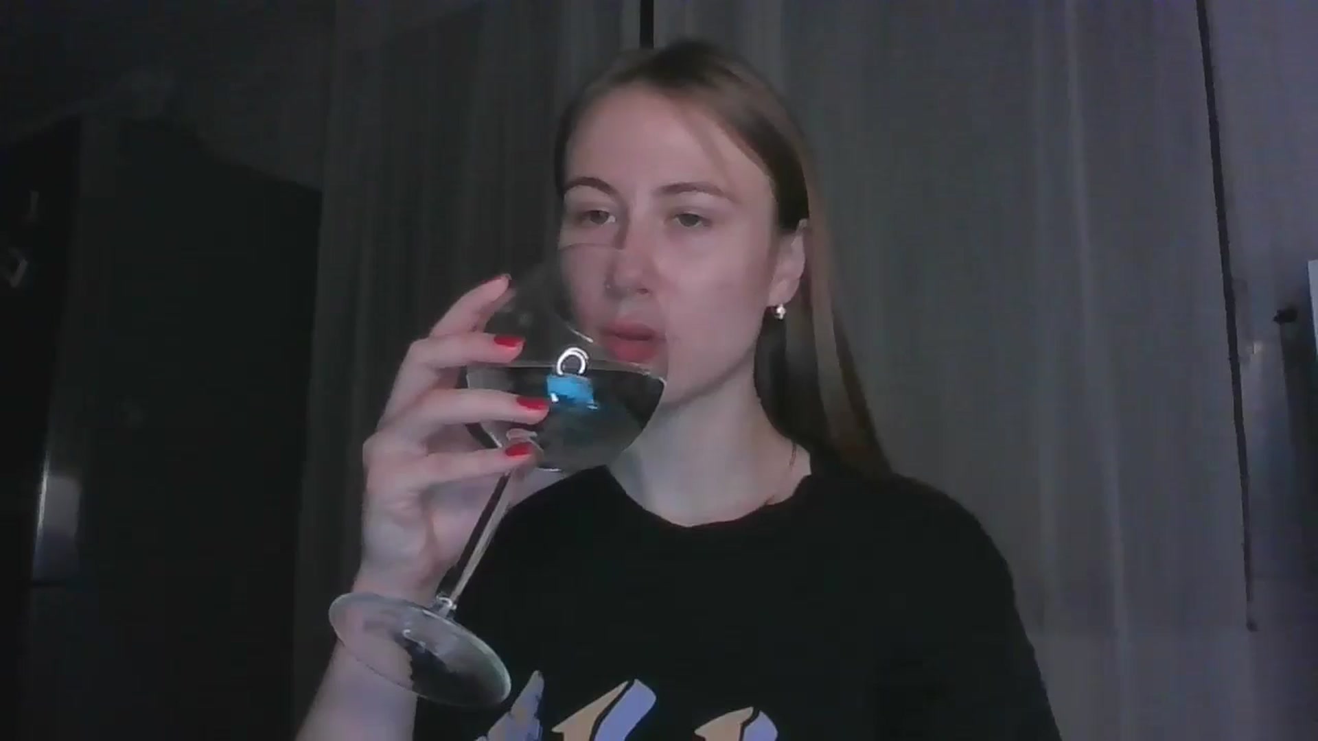 Gallery image thumbnail from Elix1r's myfreecams stream on, 06/27/2024, 21:50 image 17 of 20