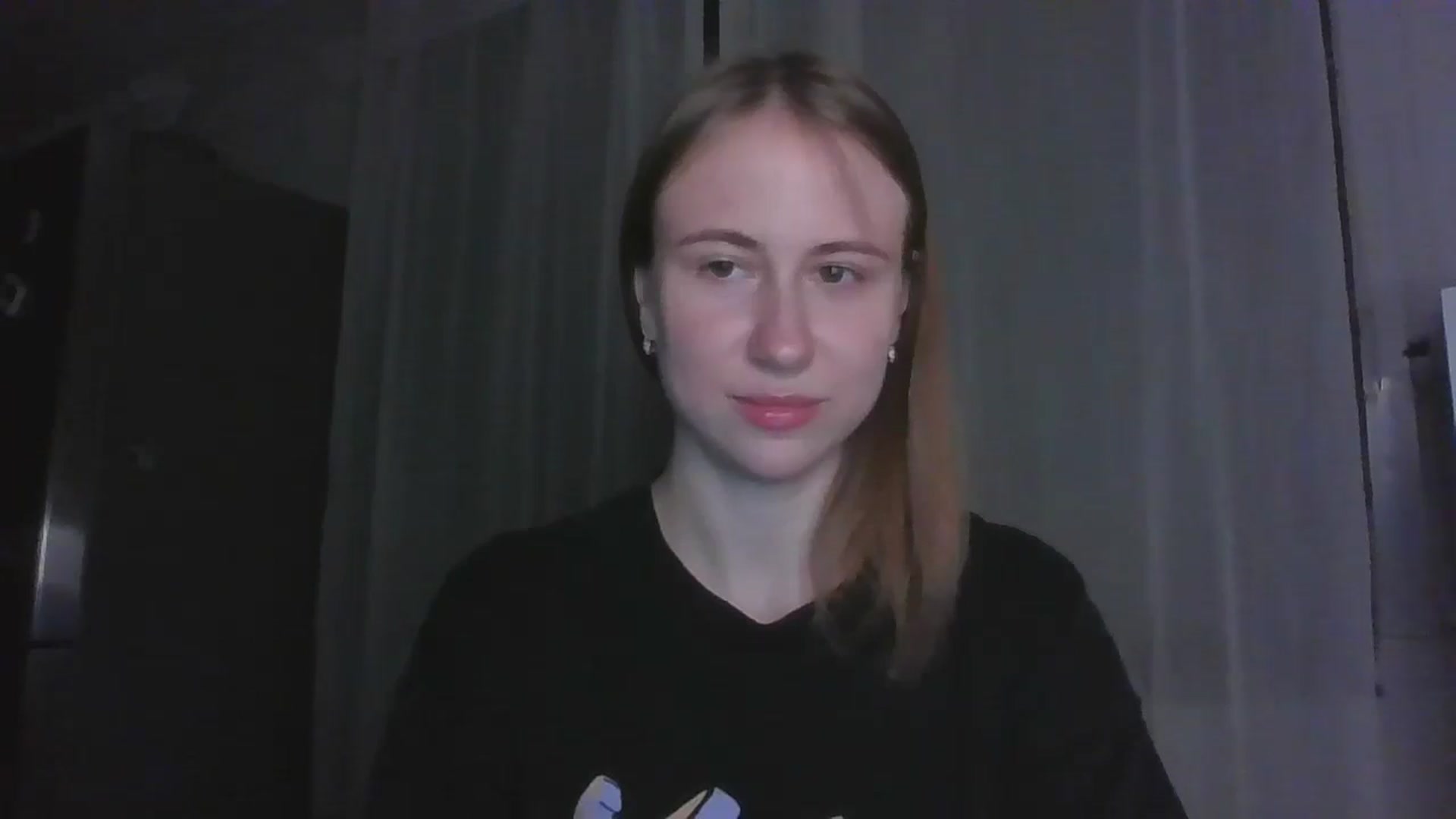 Gallery image thumbnail from Elix1r's myfreecams stream on, 06/27/2024, 22:28 image 18 of 20