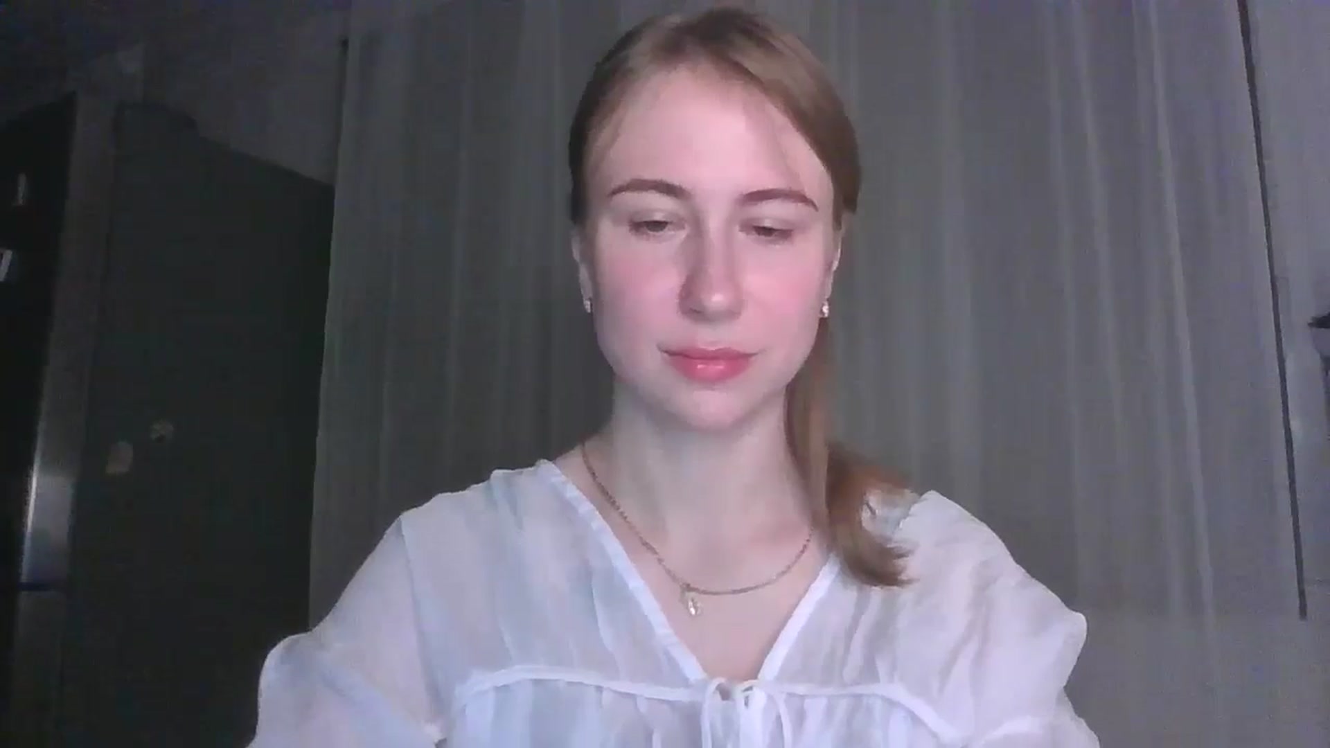 Gallery image thumbnail from Elix1r's myfreecams stream on, 07/09/2024, 21:27 image 8 of 20