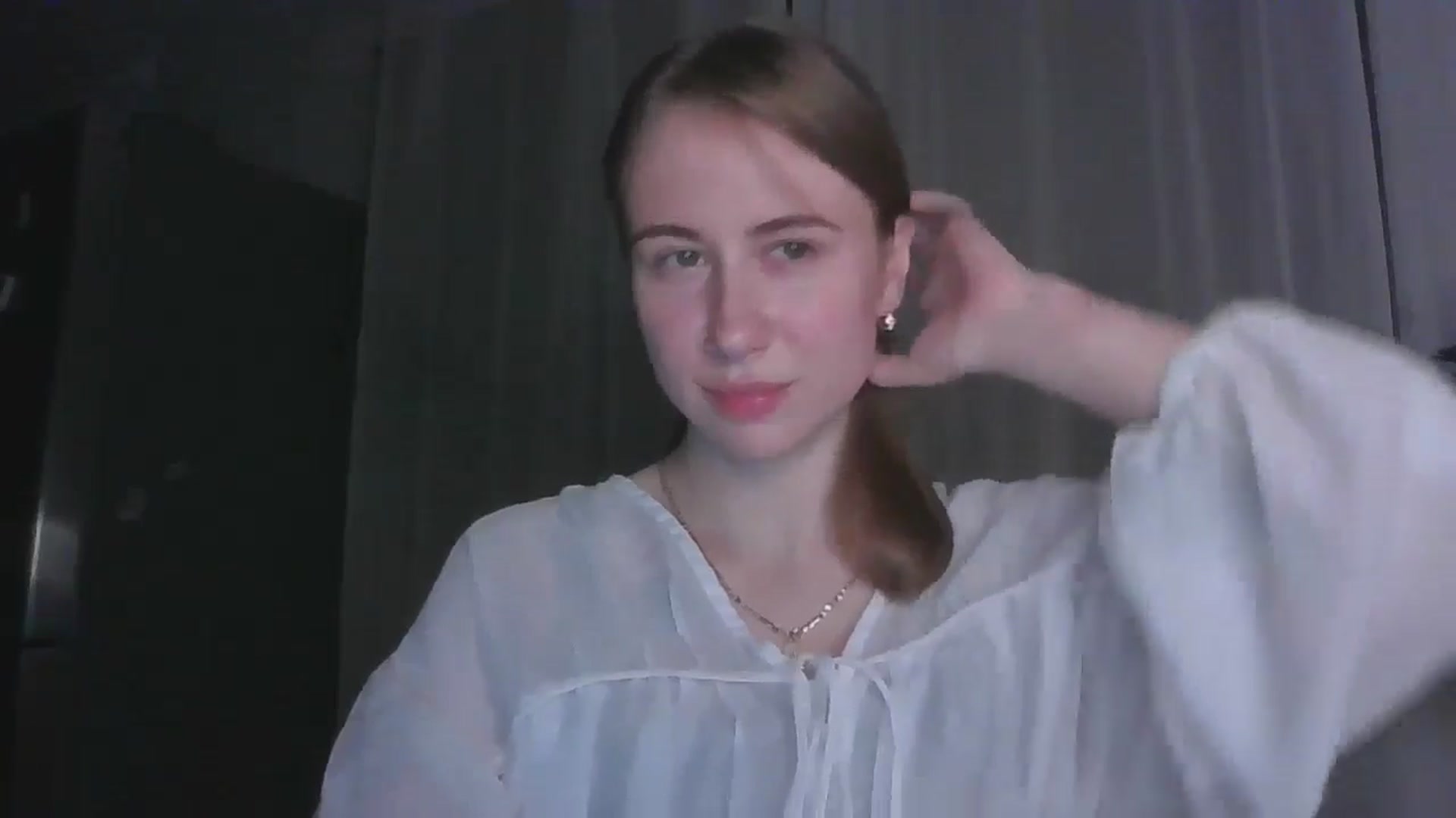 Gallery image thumbnail from Elix1r's myfreecams stream on, 07/09/2024, 21:27 image 6 of 20