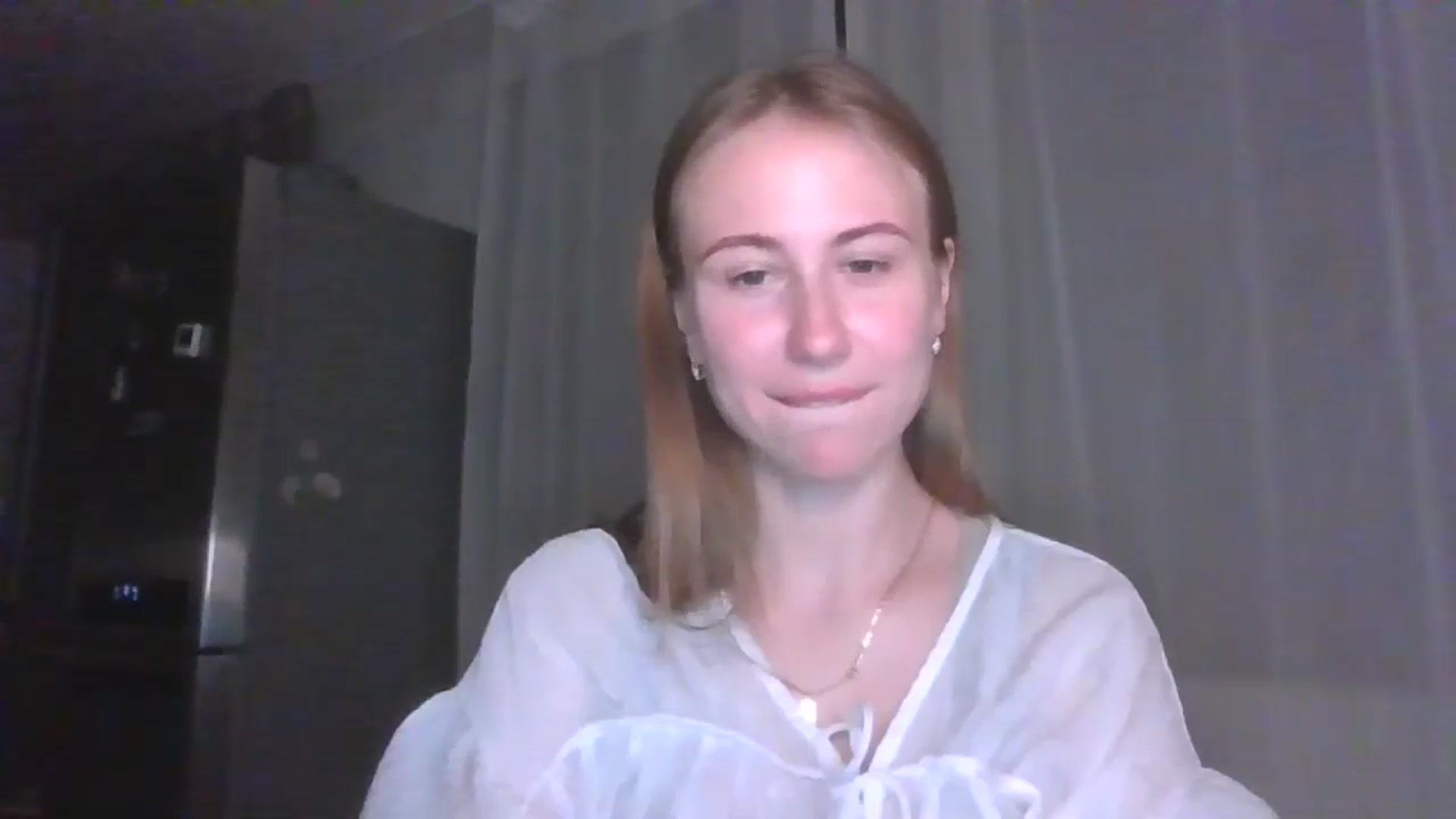 Gallery image thumbnail from Elix1r's myfreecams stream on, 07/19/2024, 22:14 image 6 of 20