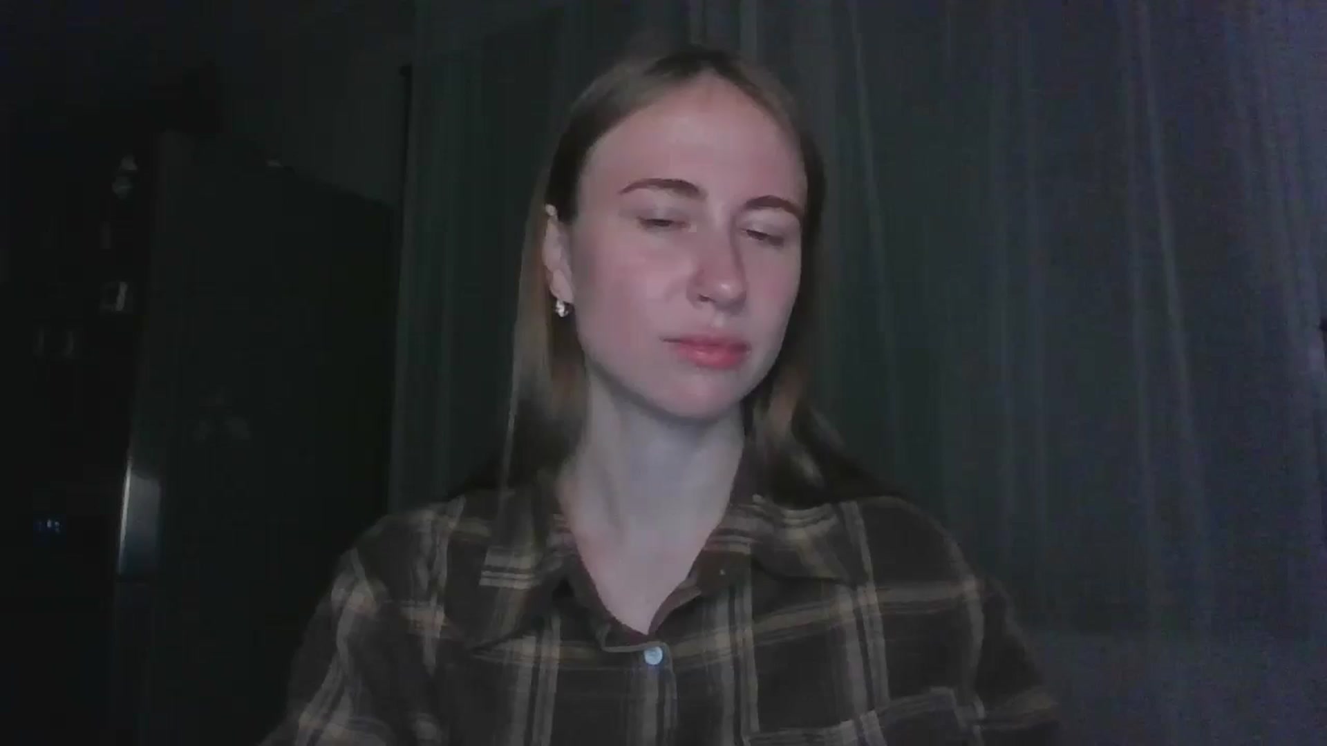 Gallery image thumbnail from Elix1r's myfreecams stream on, 07/30/2024, 22:11 image 18 of 20