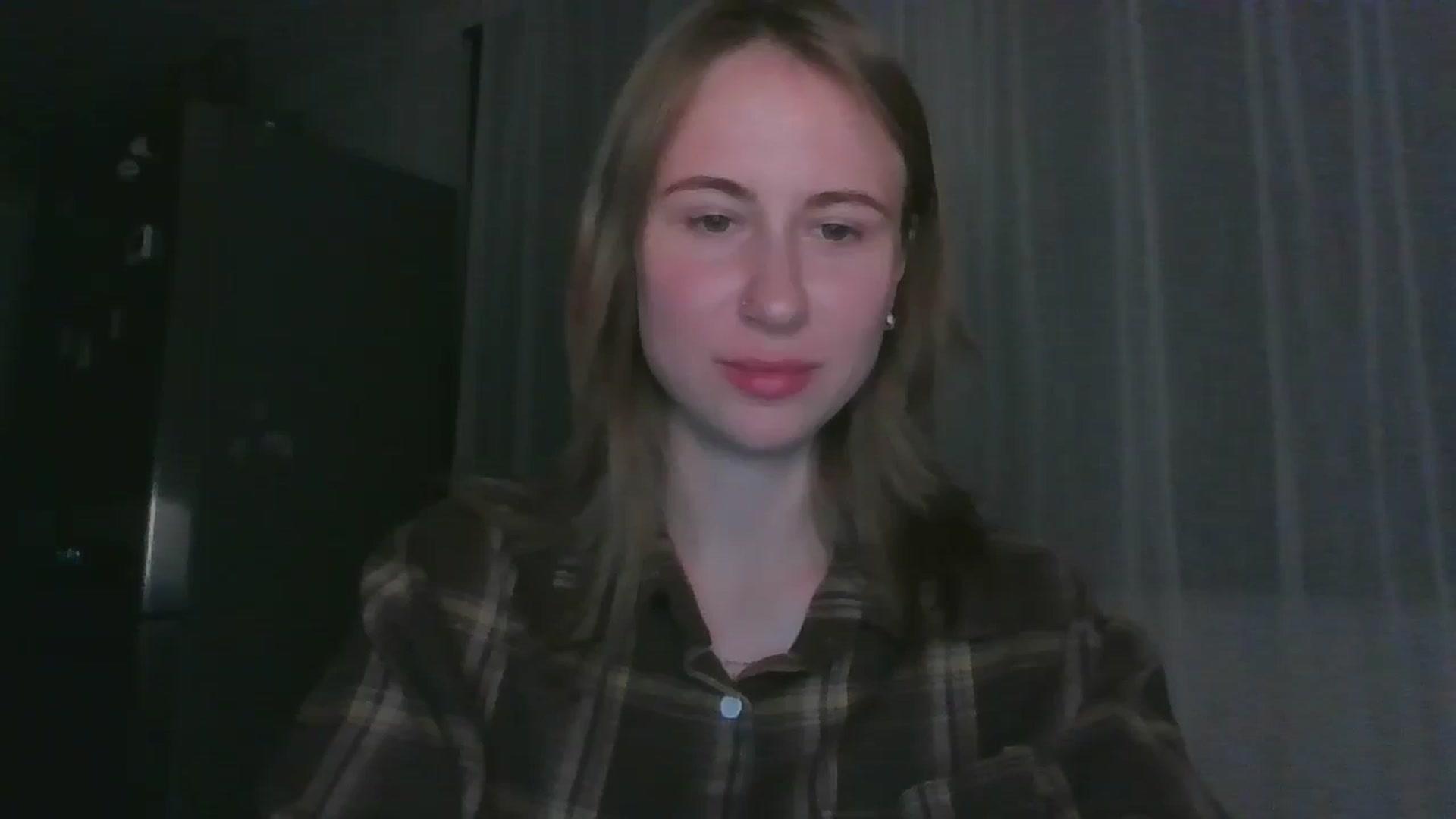 Gallery image thumbnail from Elix1r's myfreecams stream on, 08/08/2024, 21:16 image 4 of 20