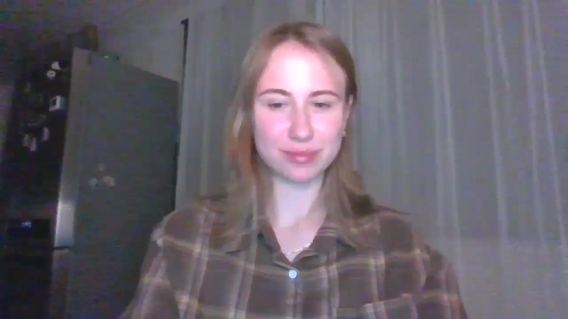 Gallery image thumbnail from Elix1r's myfreecams stream on, 08/08/2024, 21:37 image 13 of 20
