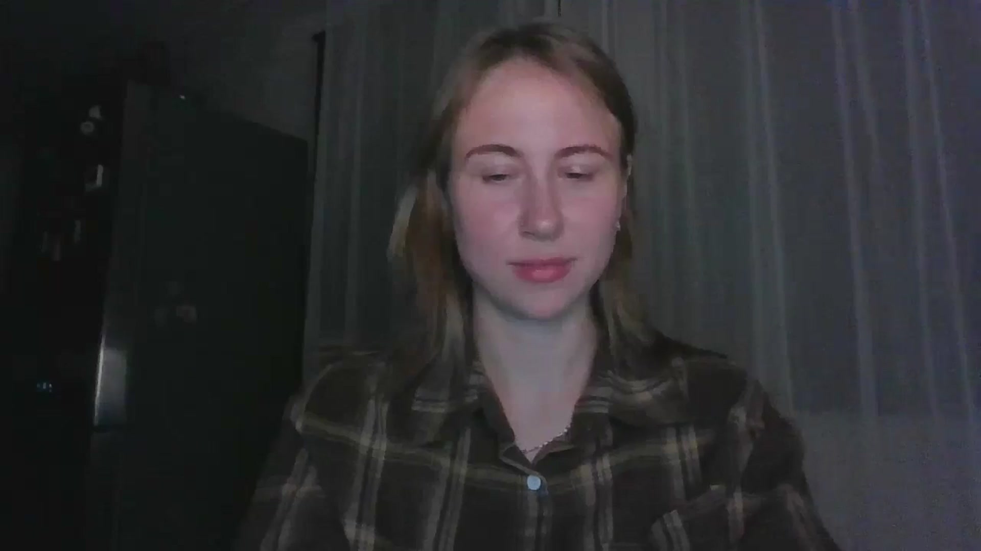Gallery image thumbnail from Elix1r's myfreecams stream on, 08/08/2024, 21:37 image 7 of 20