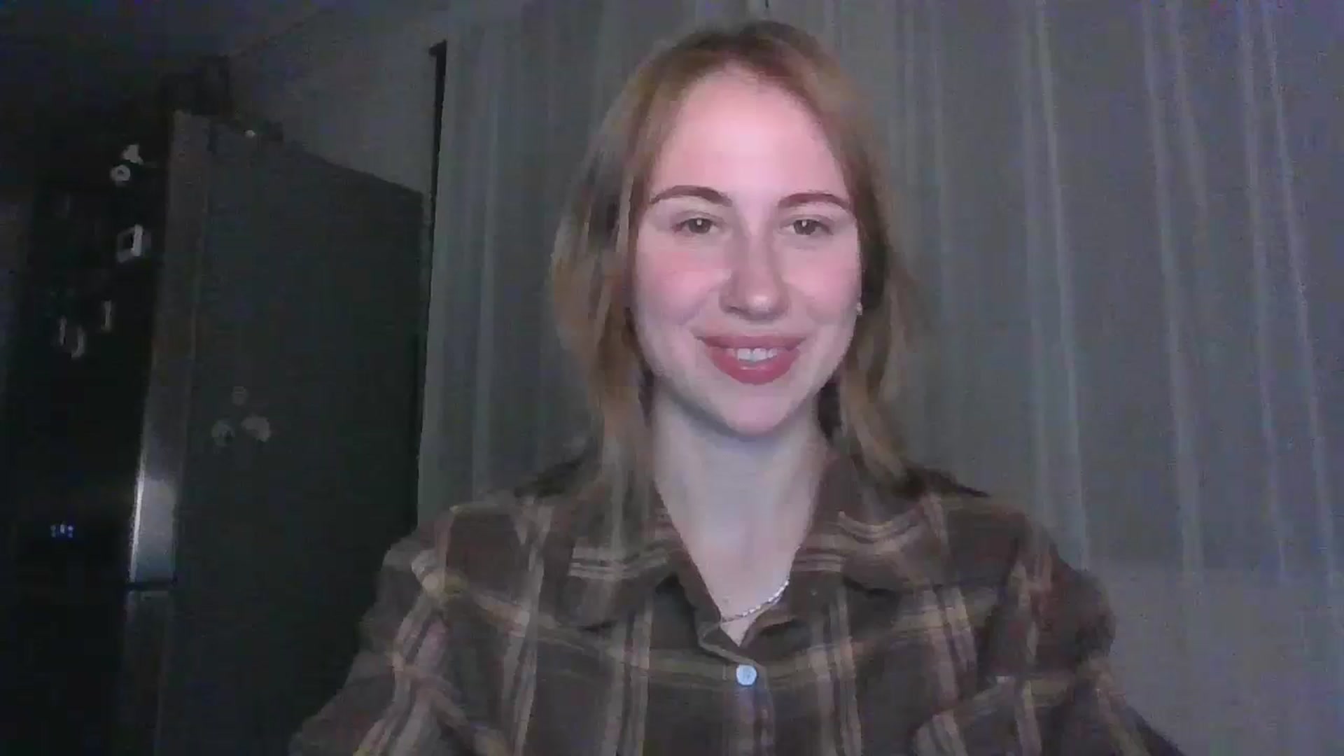 Gallery image thumbnail from Elix1r's myfreecams stream on, 08/08/2024, 21:37 image 3 of 20