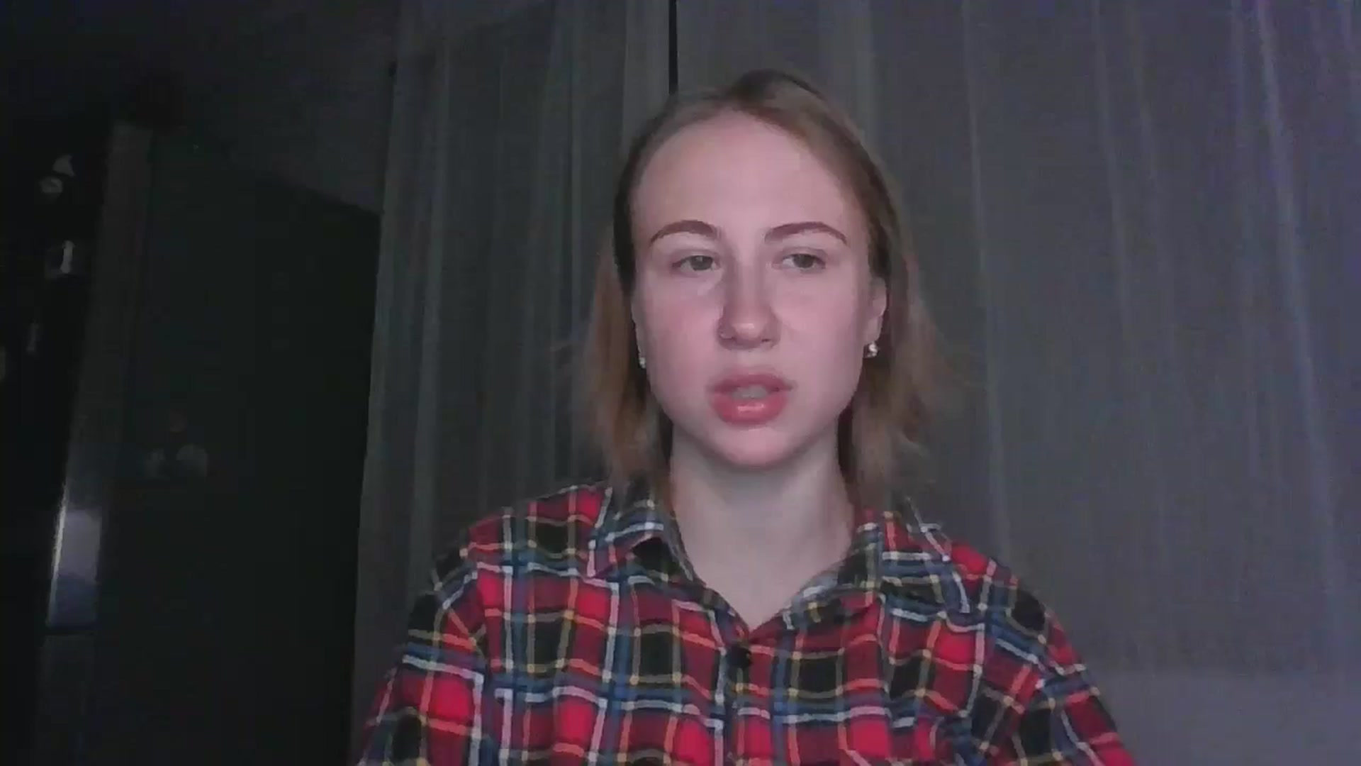 Gallery image thumbnail from Elix1r's myfreecams stream on, 08/11/2024, 21:50 image 4 of 20