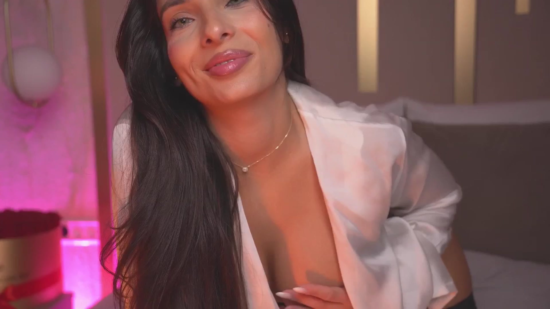 Gallery image thumbnail from Eliza_Muse's myfreecams stream on, 10/24/2025, 08:03 image 3 of 20
