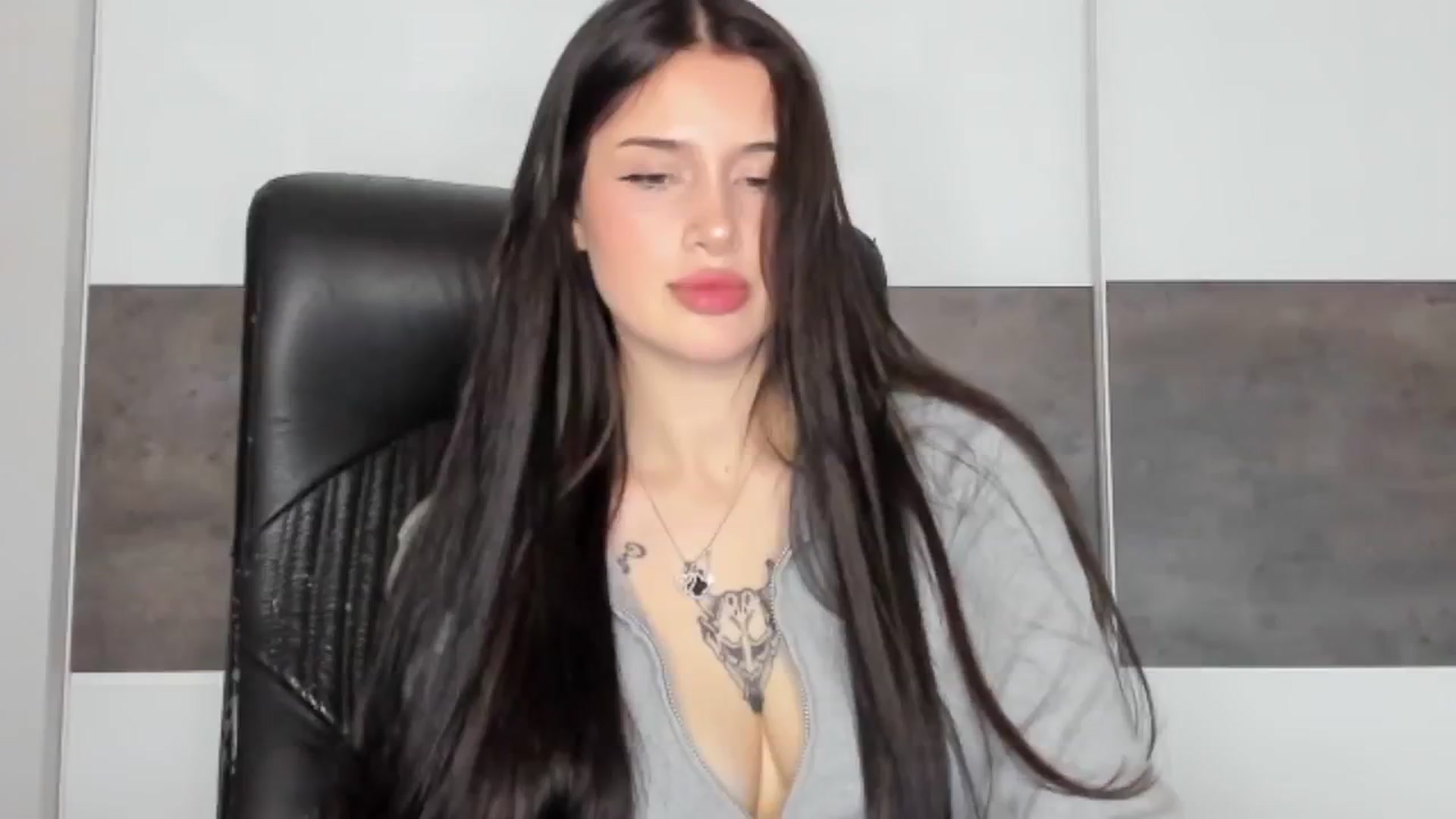 Gallery image thumbnail from Eliza_beth's myfreecams stream on, 06/20/2024, 14:14 image 7 of 20