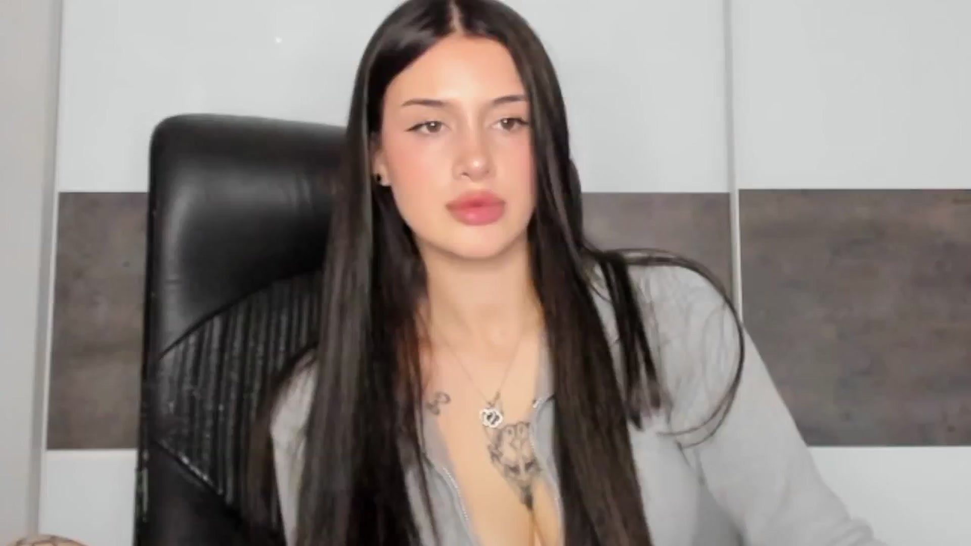 Gallery image thumbnail from Eliza_beth's myfreecams stream on, 06/20/2024, 14:14 image 18 of 20