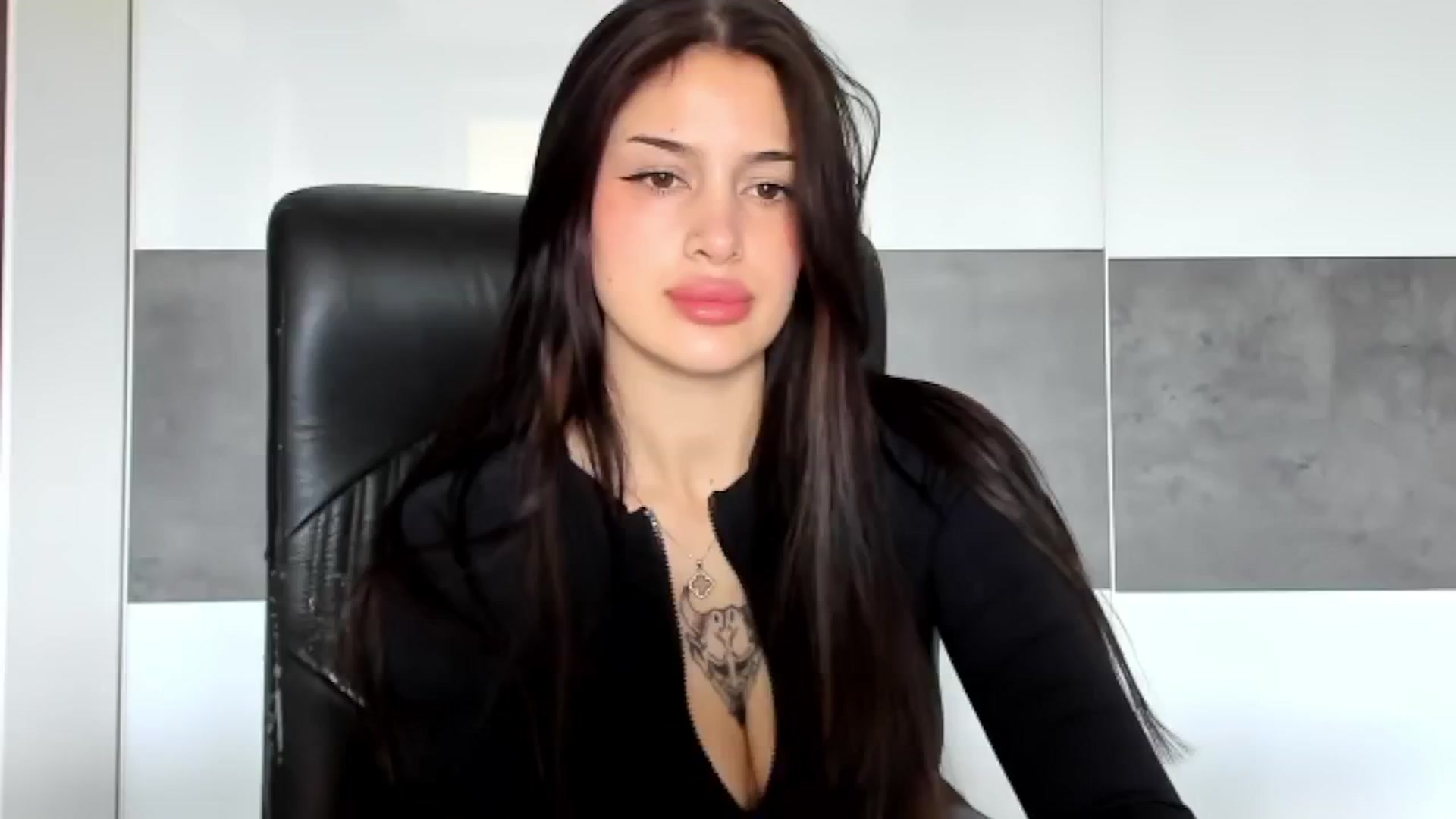 Gallery image thumbnail from Eliza_beth's myfreecams stream on, 07/16/2024, 09:38 image 10 of 20