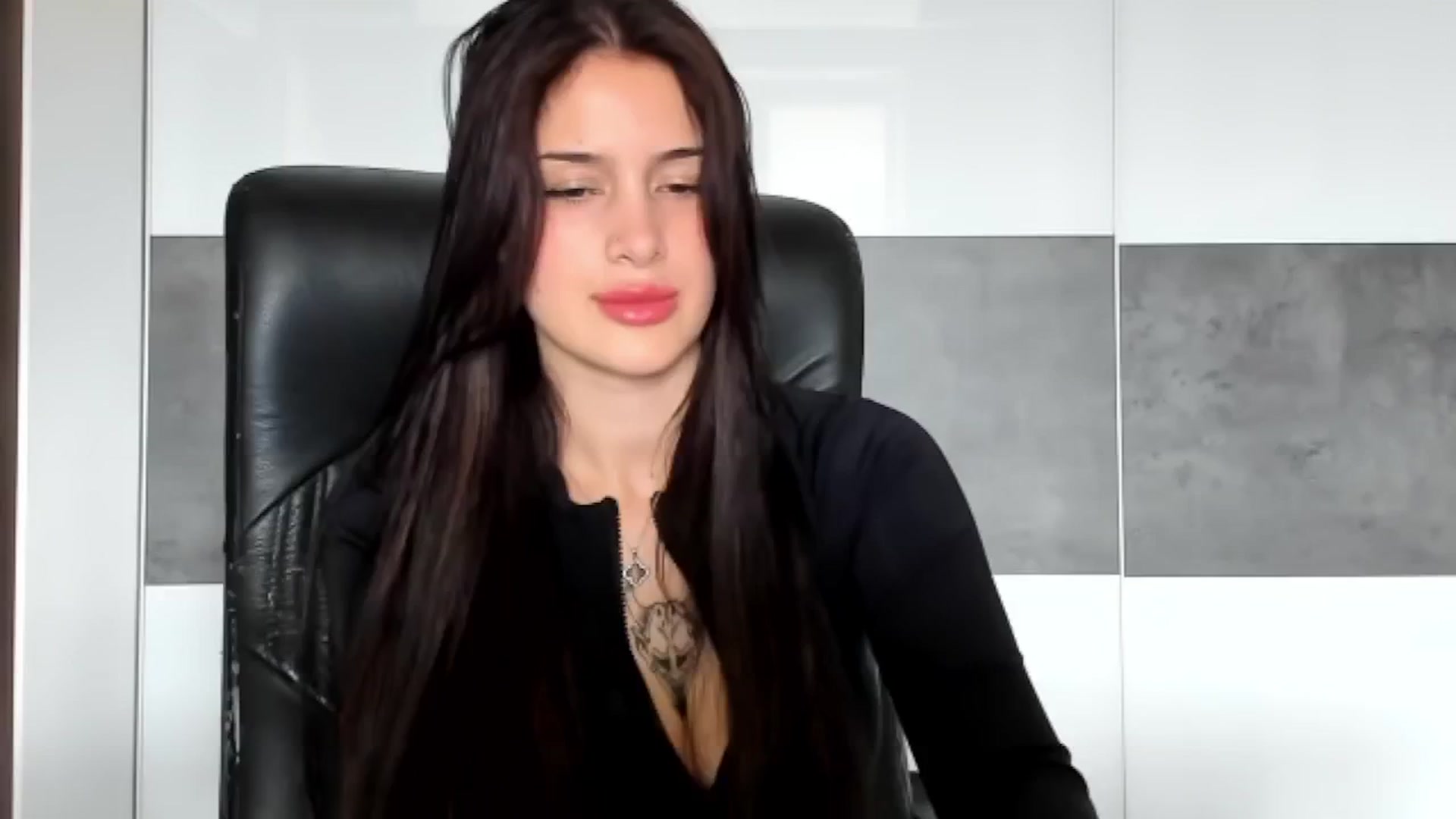 Gallery image thumbnail from Eliza_beth's myfreecams stream on, 07/16/2024, 10:22 image 19 of 20