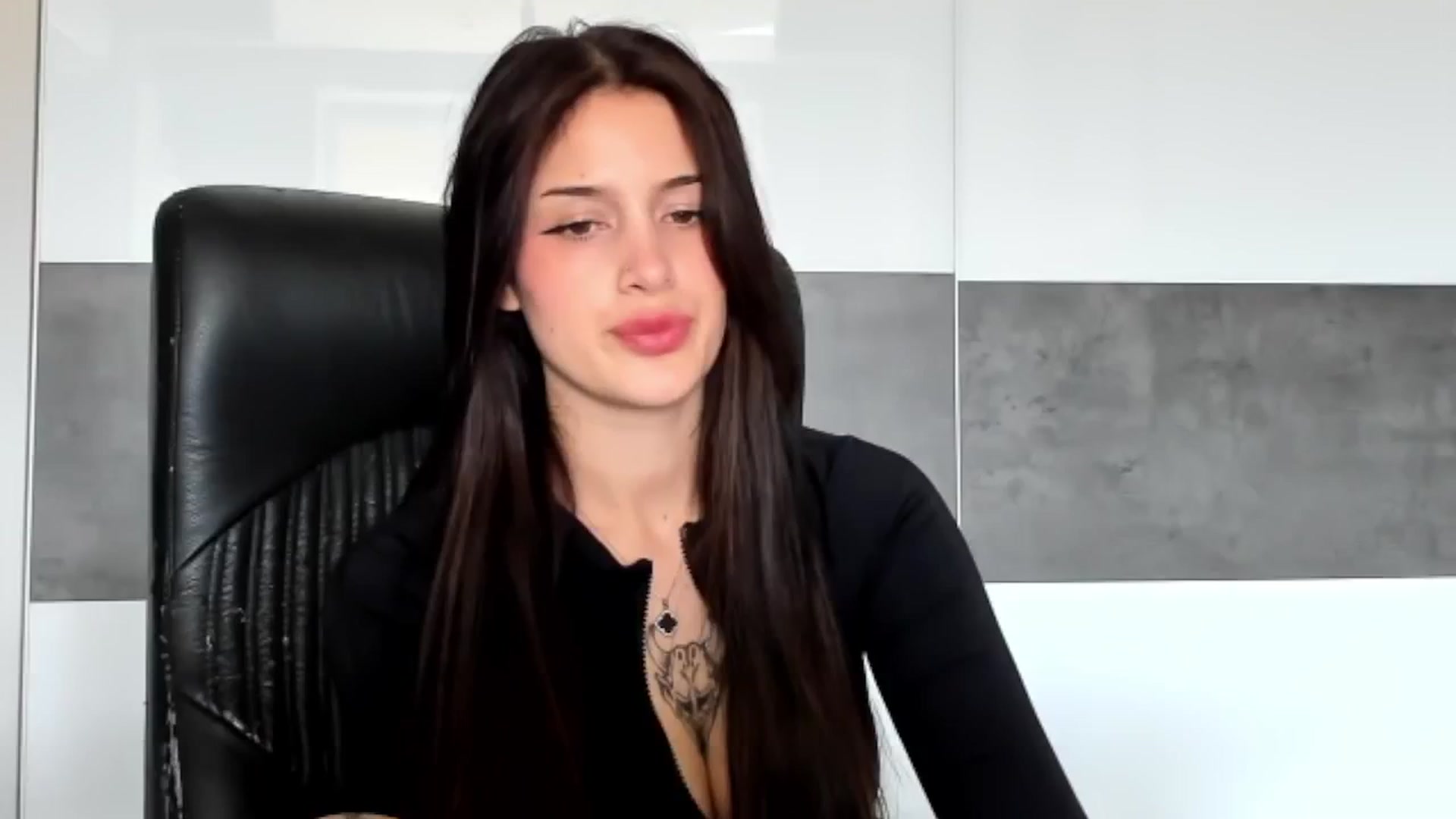 Gallery image thumbnail from Eliza_beth's myfreecams stream on, 07/16/2024, 11:21 image 12 of 20