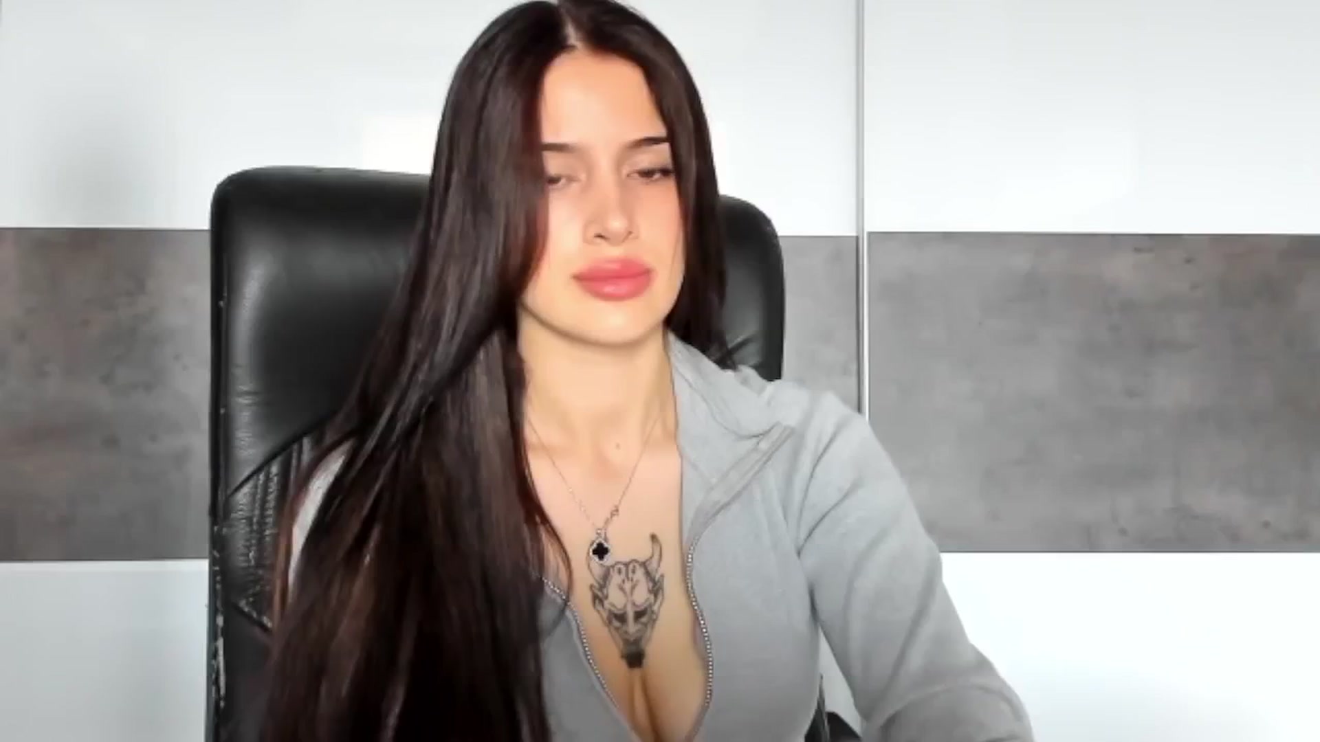Gallery image thumbnail from Eliza_beth's myfreecams stream on, 07/17/2024, 09:35 image 12 of 20