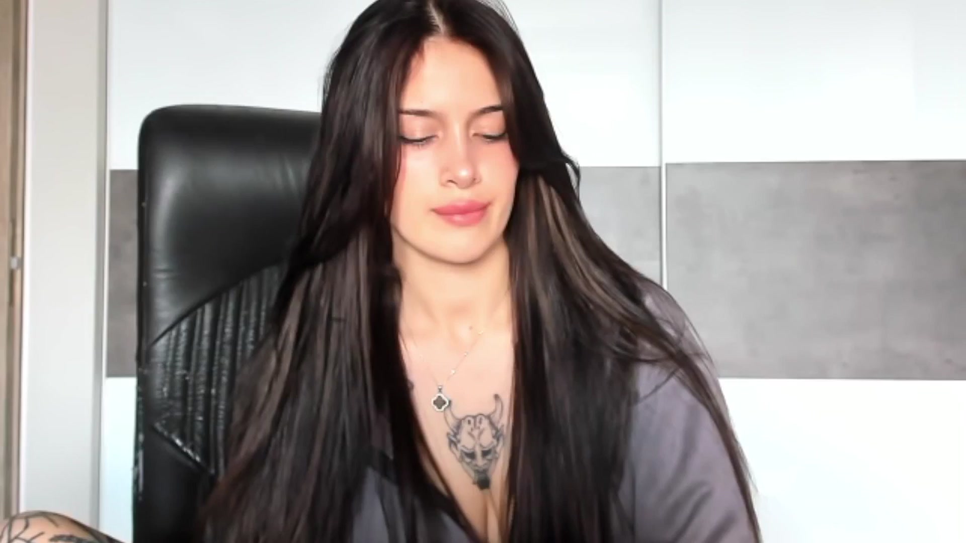 Gallery image thumbnail from Eliza_beth's myfreecams stream on, 07/22/2024, 13:13 image 14 of 20