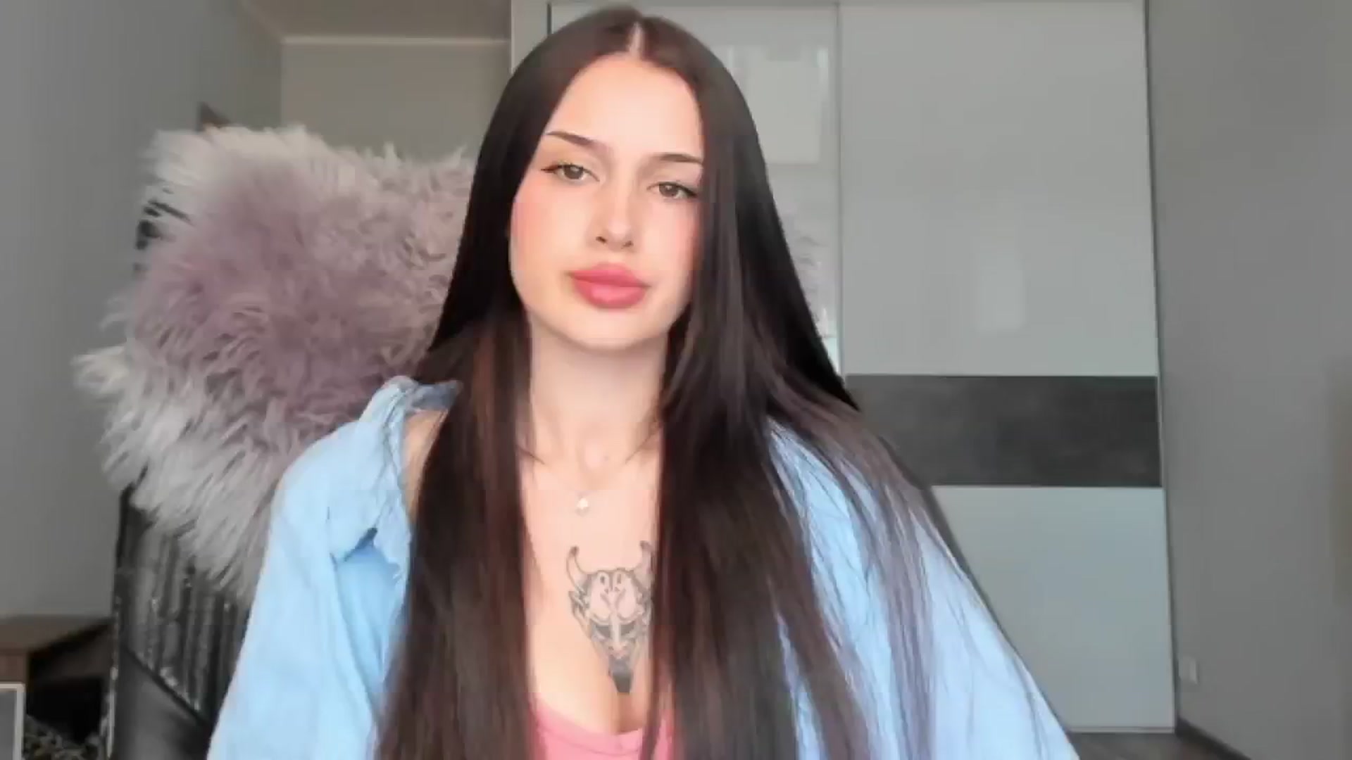 Gallery image thumbnail from Eliza_beth's myfreecams stream on, 08/08/2024, 15:10 image 6 of 20