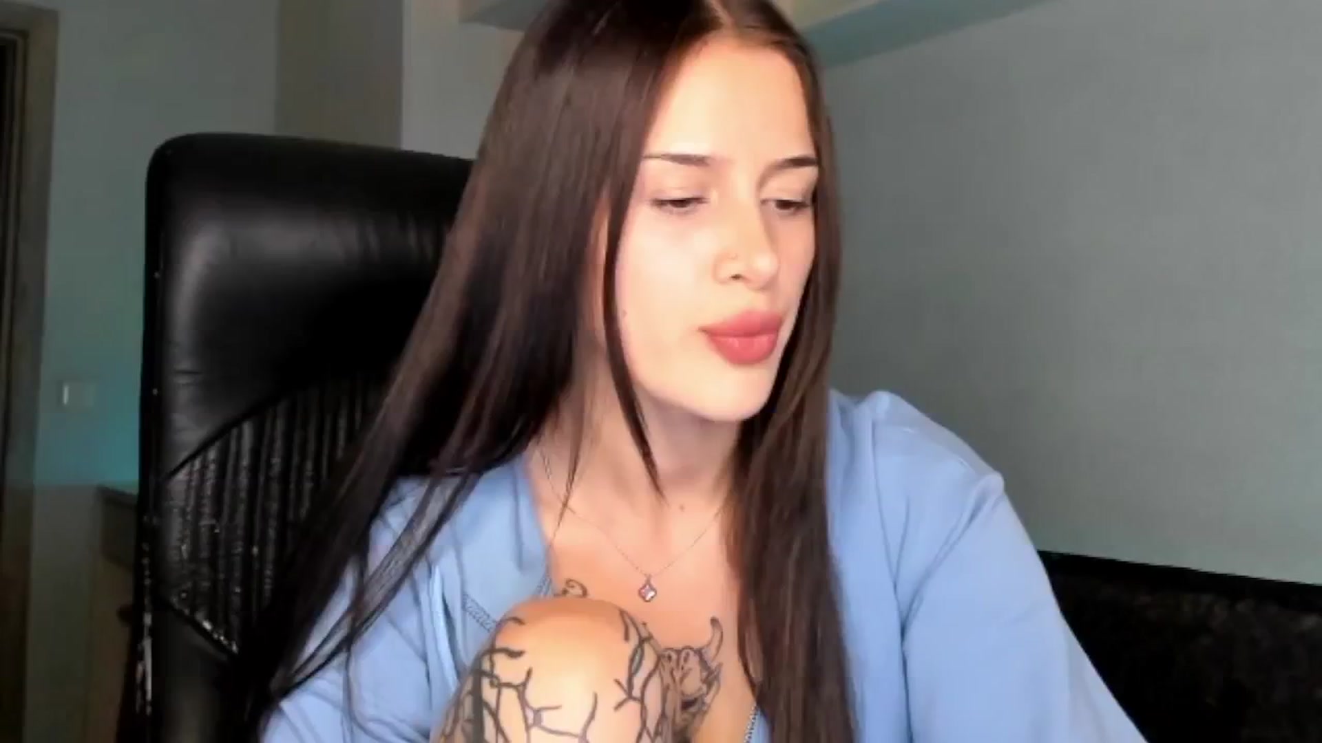 Gallery image thumbnail from Eliza_beth's myfreecams stream on, 08/16/2024, 19:32 image 10 of 20